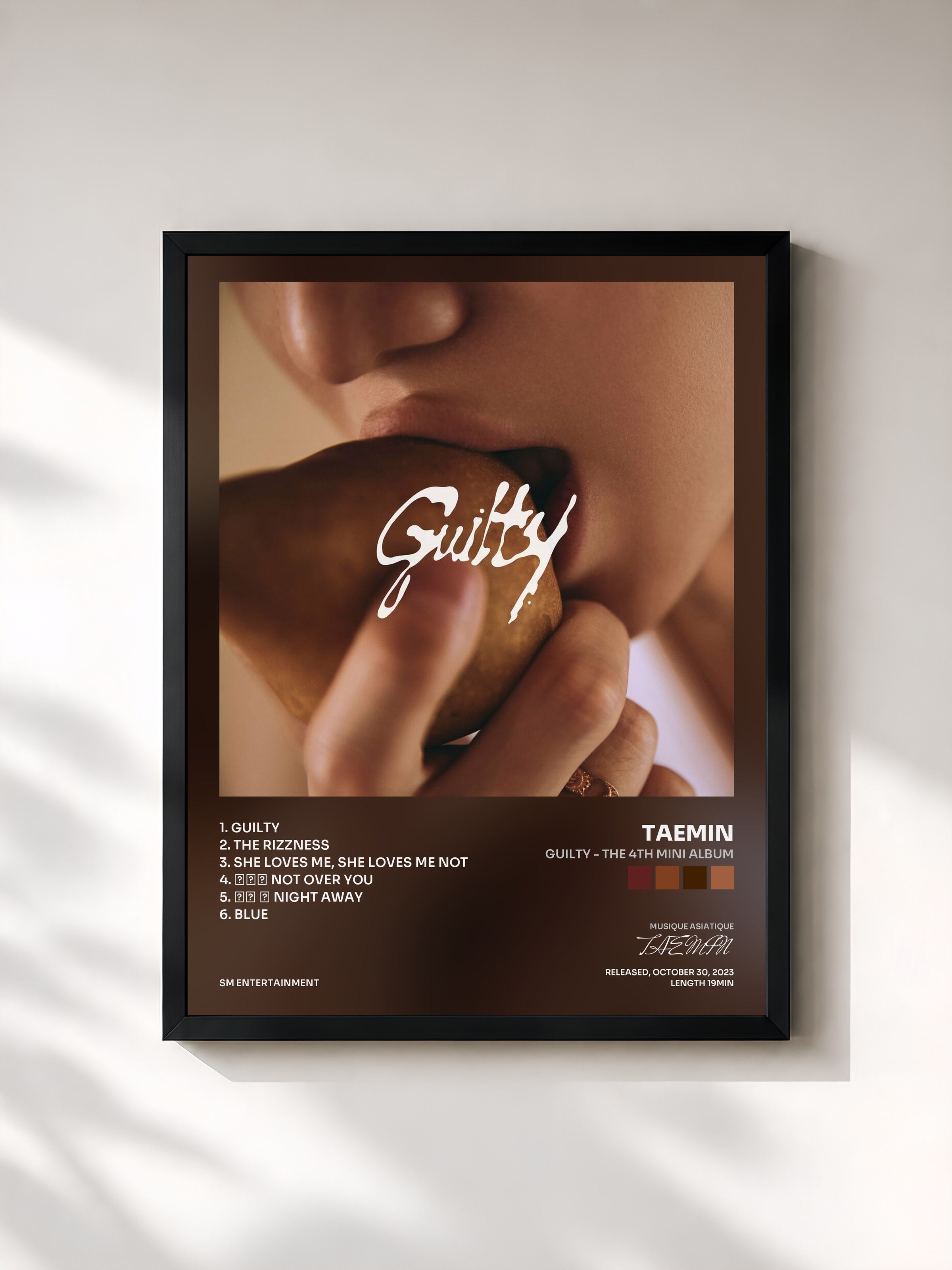 #noir Tableau de l'album Guilty - The 4th Mini Album de TAEMIN, cadre noir, imprimé et encadré en France