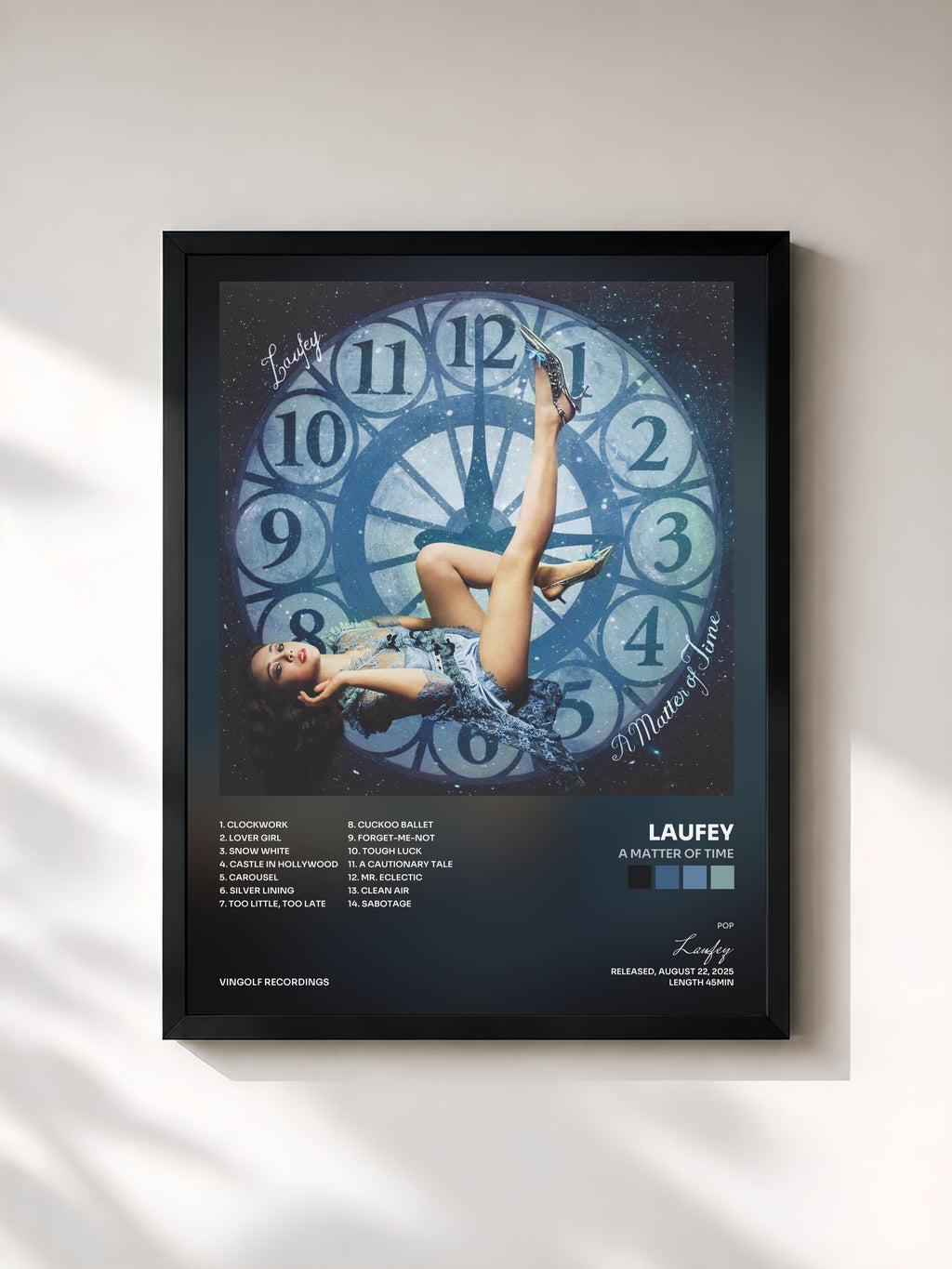 #noir Tableau de l'album A Matter of Time de Laufey, cadre noir, imprimé et encadré en France