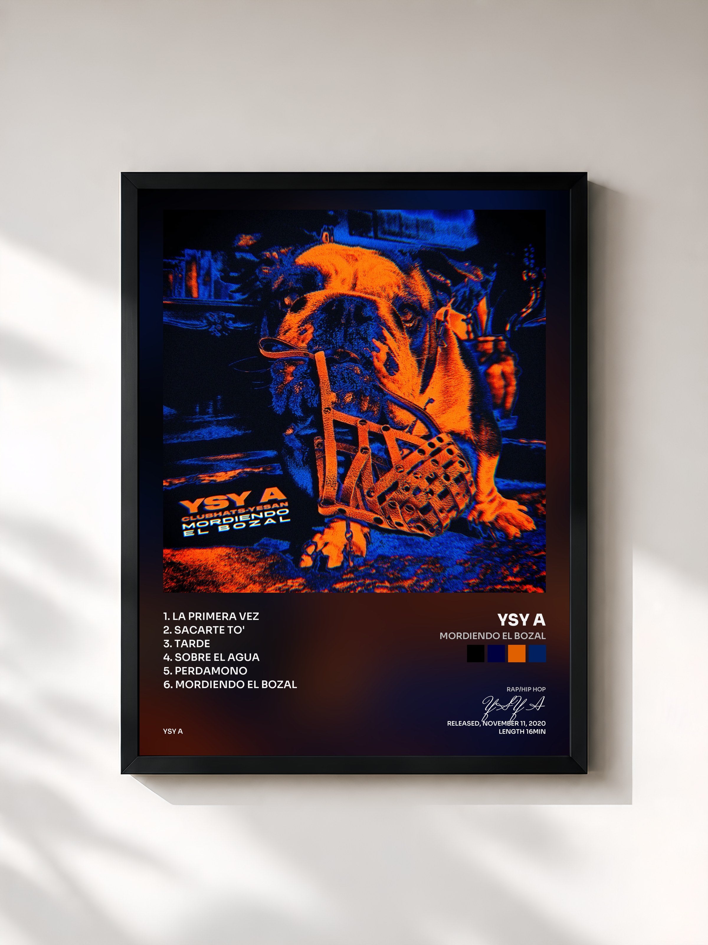 #noir Tableau de l'album MORDIENDO EL BOZAL de YSY A, cadre noir, imprimé et encadré en France