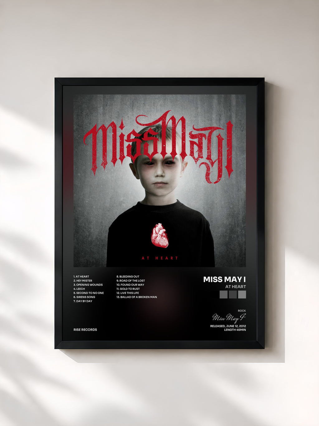 #noir Tableau de l'album At Heart de Miss May I, cadre noir, imprimé et encadré en France
