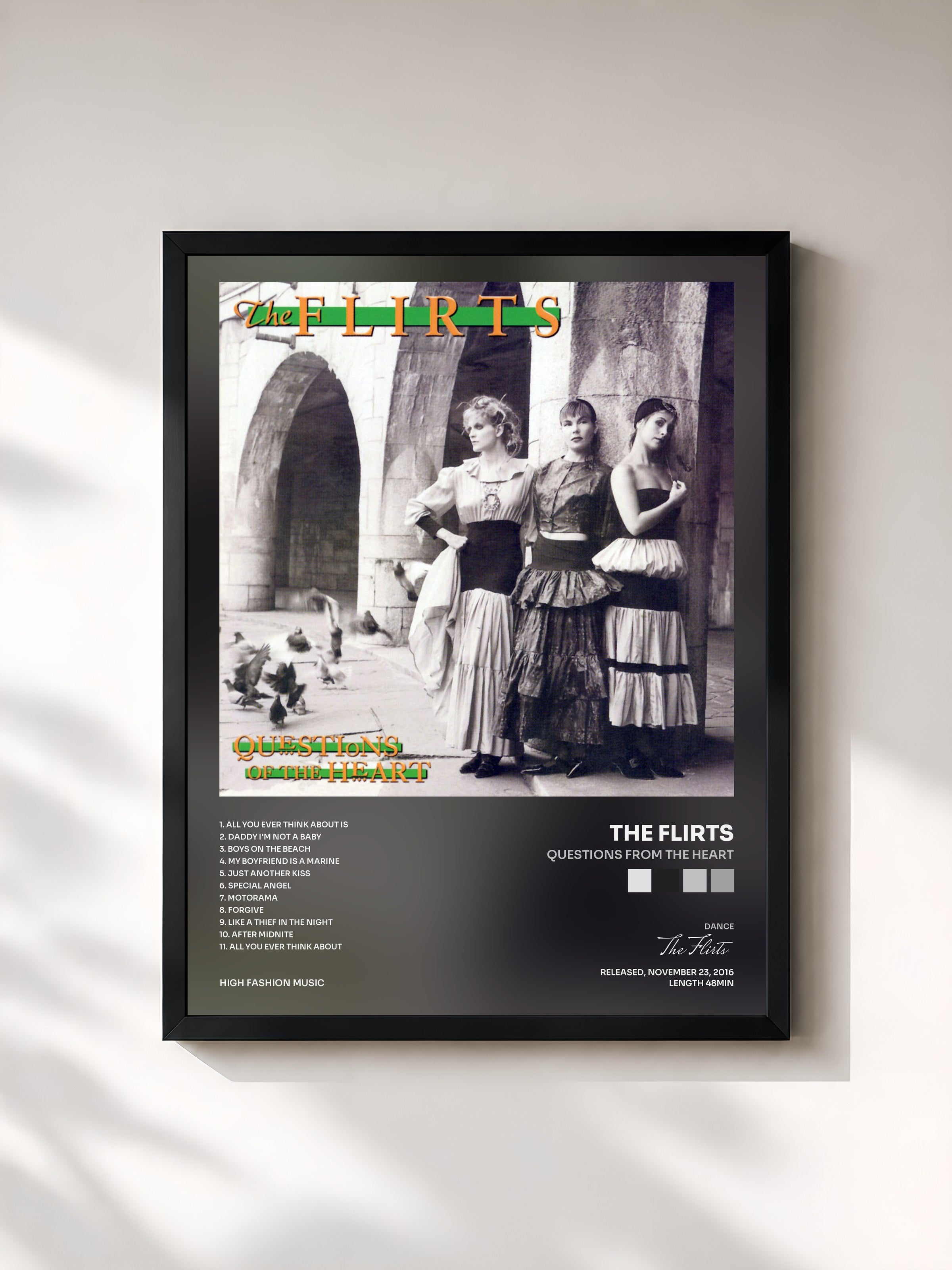 #noir Tableau de l'album Questions From The Heart de The Flirts, cadre noir, imprimé et encadré en France