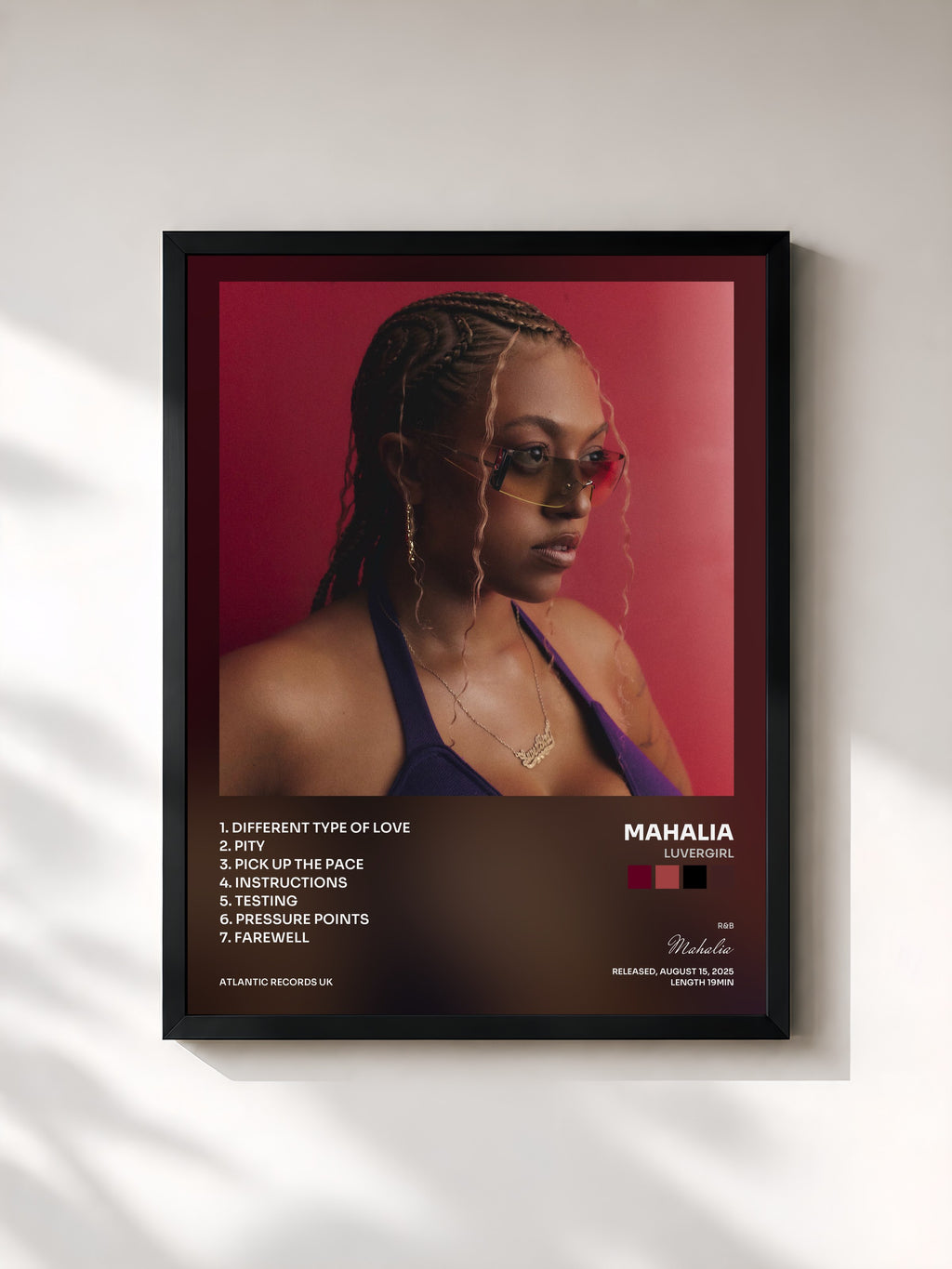 #noir Tableau de l'album Luvergirl de Mahalia, cadre noir, imprimé et encadré en France