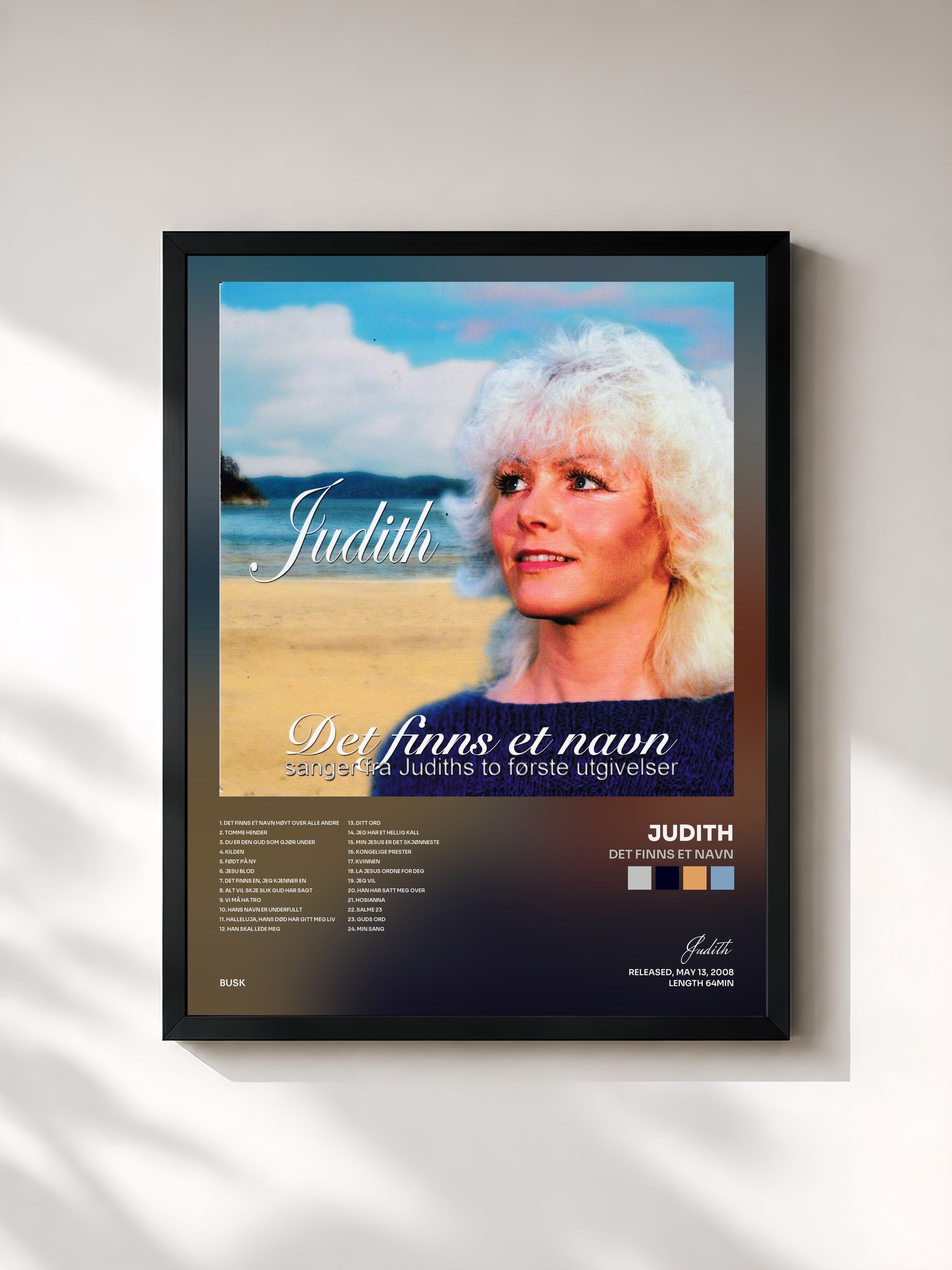 #noir Tableau de l'album Det finns et navn de Judith, cadre noir, imprimé et encadré en France