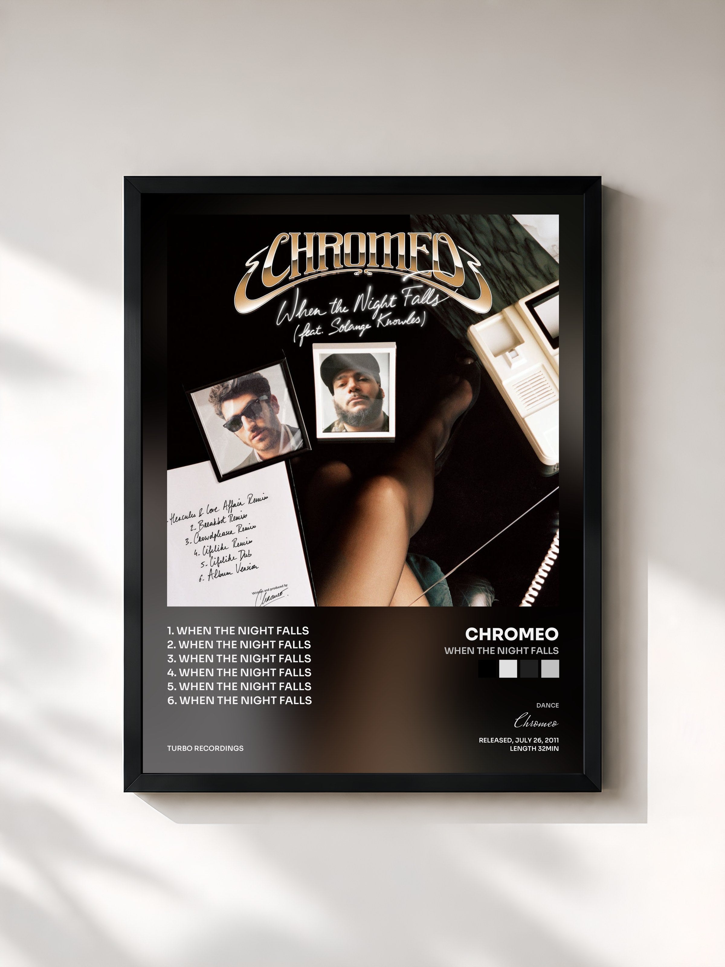 #noir Tableau de l'album When The Night Falls de Chromeo, cadre noir, imprimé et encadré en France