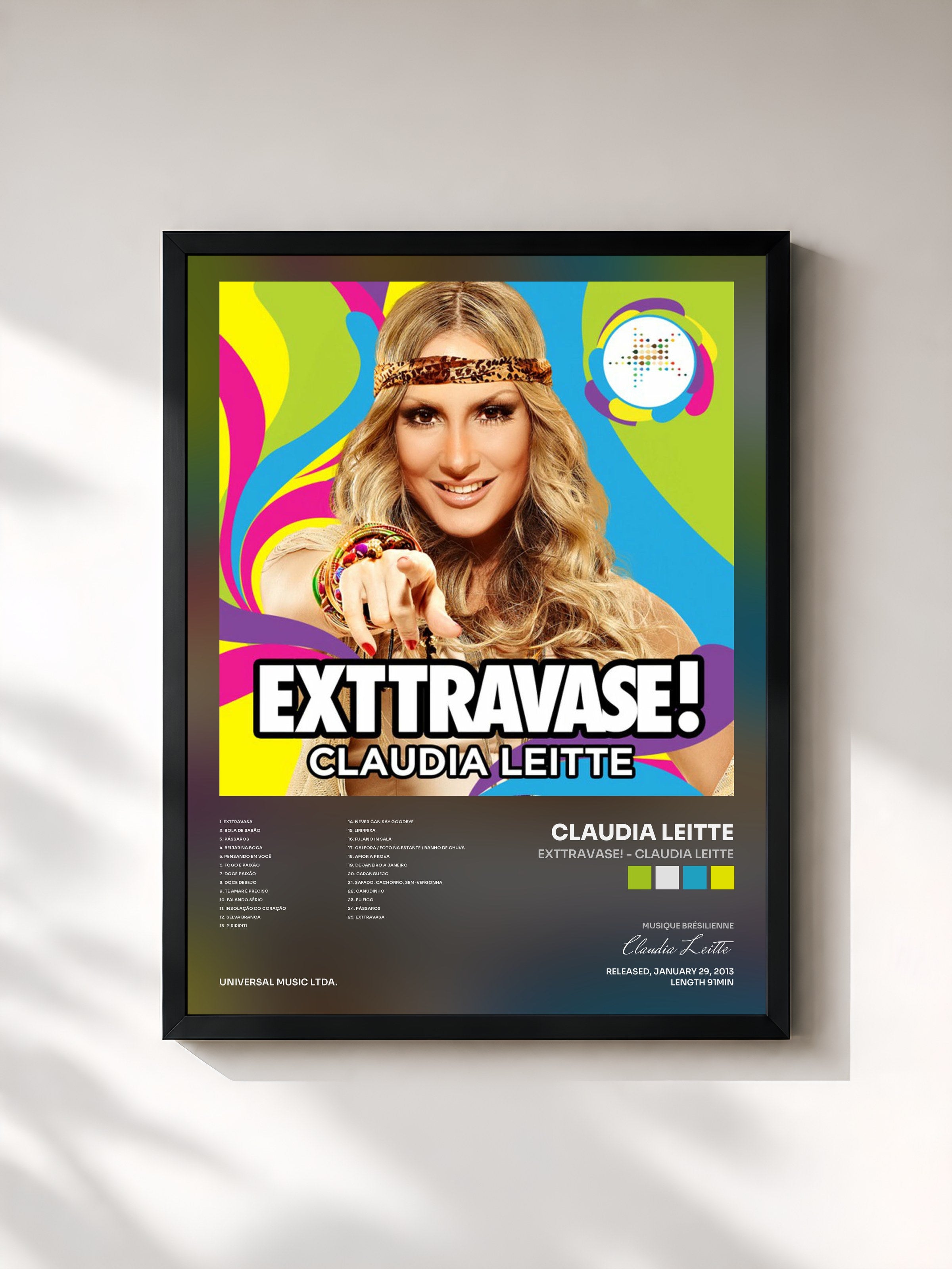 #noir Tableau de l'album Exttravase! - Claudia Leitte de Claudia Leitte, cadre noir, imprimé et encadré en France