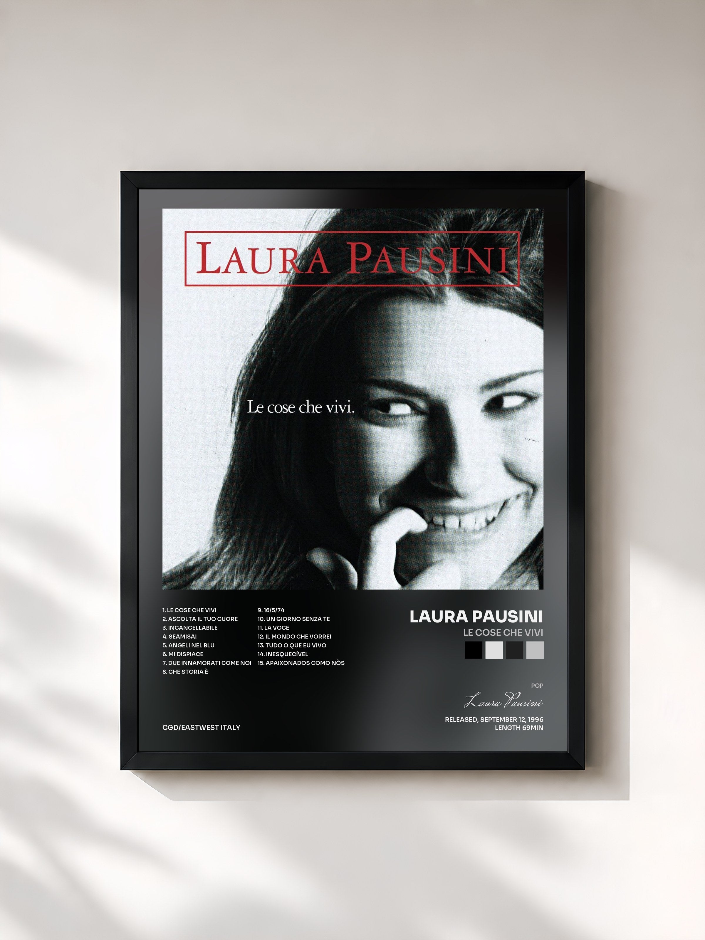 #noir Tableau de l'album Le cose che vivi de Laura Pausini, cadre noir, imprimé et encadré en France