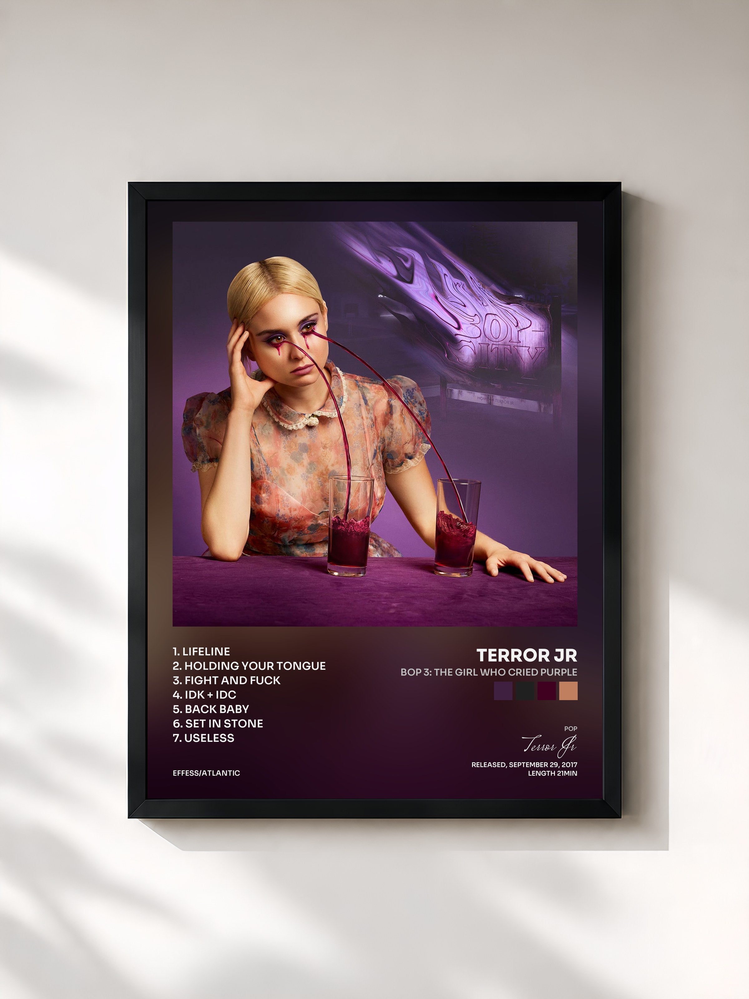 #noir Tableau de l'album Bop 3: The Girl Who Cried Purple de Terror Jr, cadre noir, imprimé et encadré en France