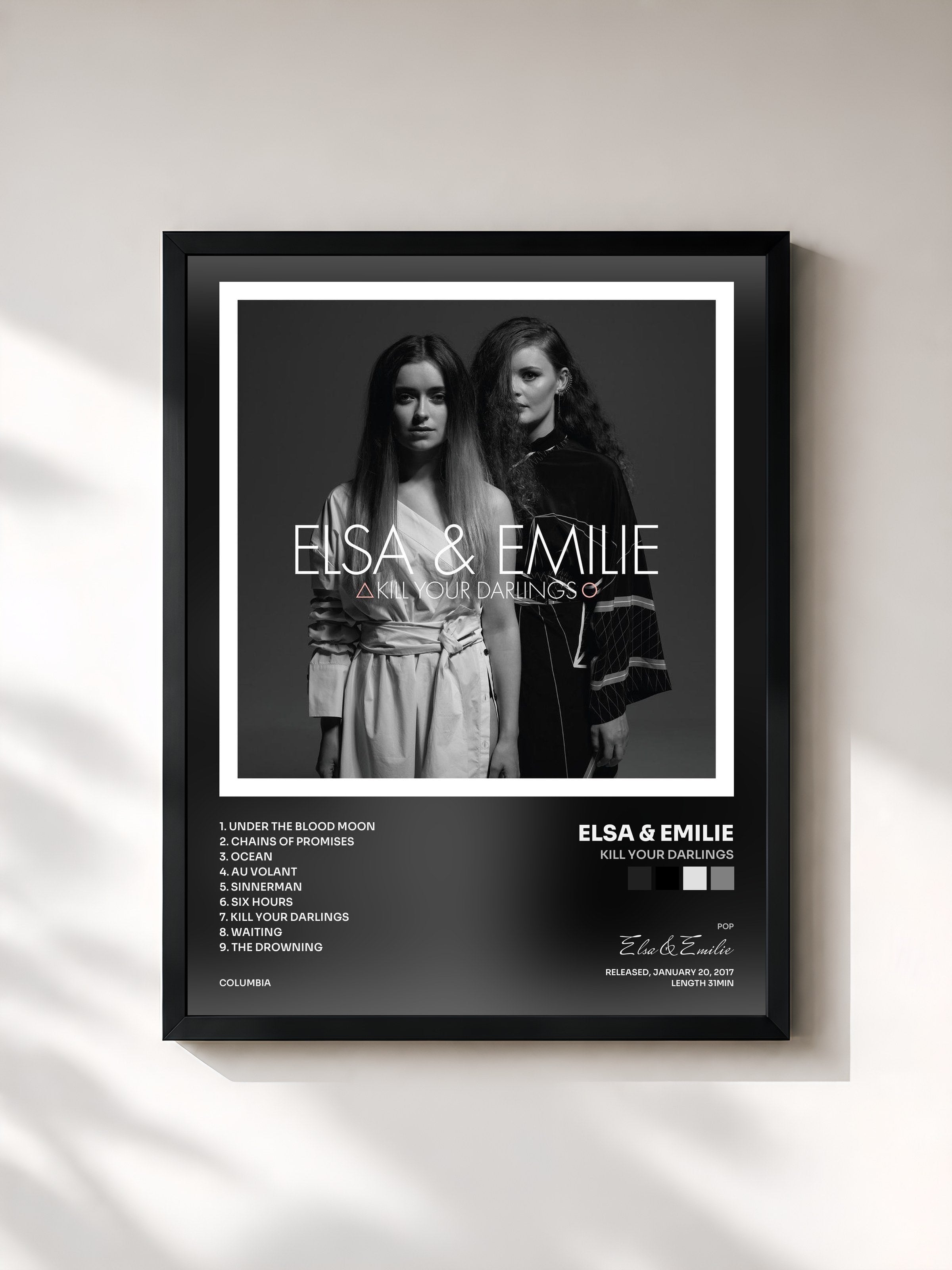 #noir Tableau de l'album Kill Your Darlings de Elsa & Emilie, cadre noir, imprimé et encadré en France