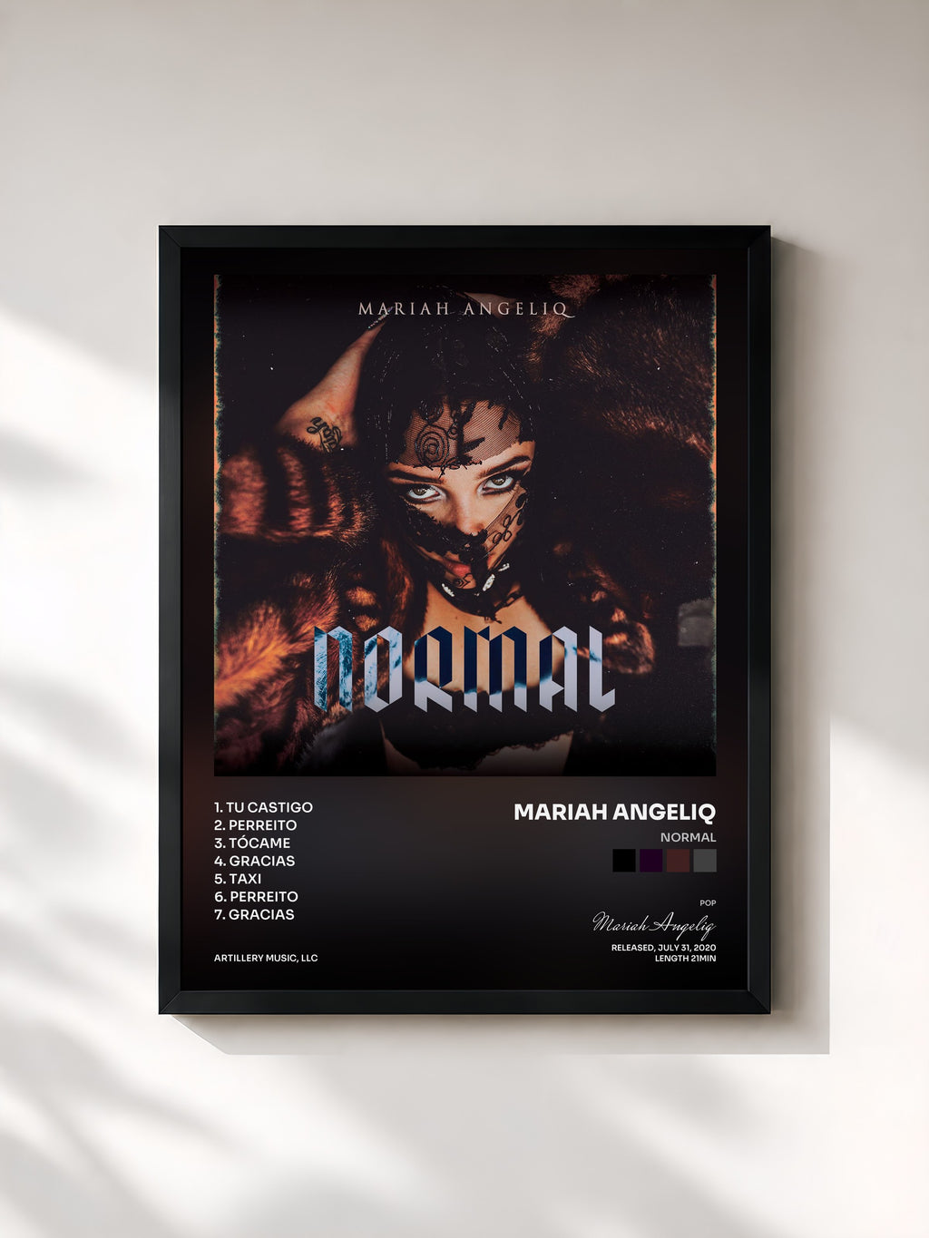 #noir Tableau de l'album Normal de Mariah Angeliq, cadre noir, imprimé et encadré en France