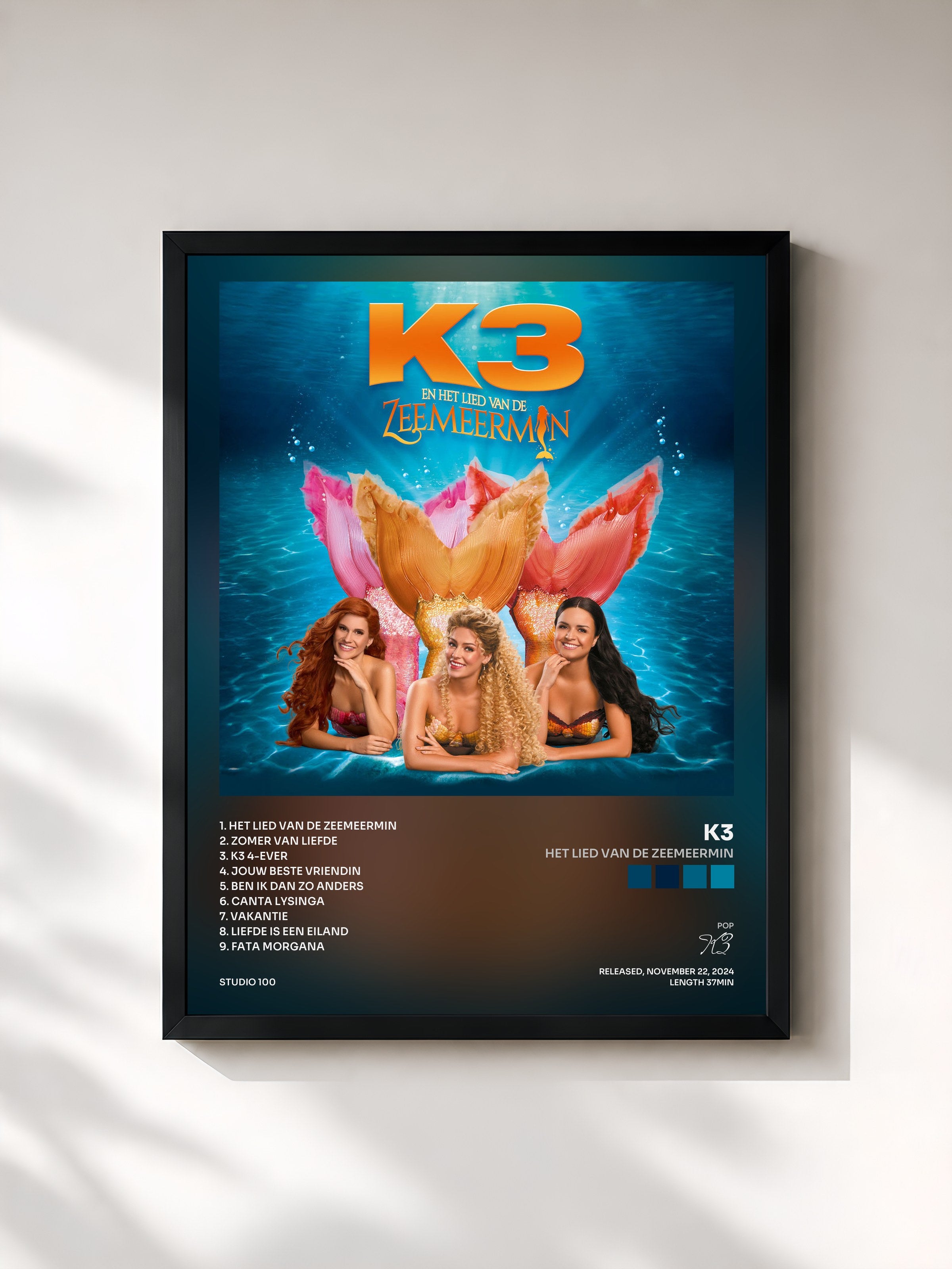 #noir Tableau de l'album Het Lied van de Zeemeermin de K3, cadre noir, imprimé et encadré en France