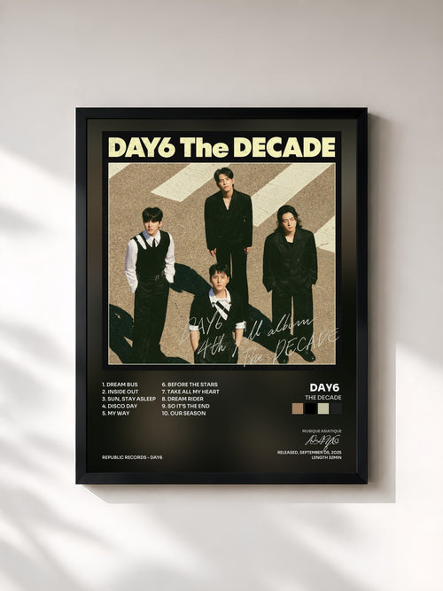 DAY6  · The DECADE — Affiche encadrée
