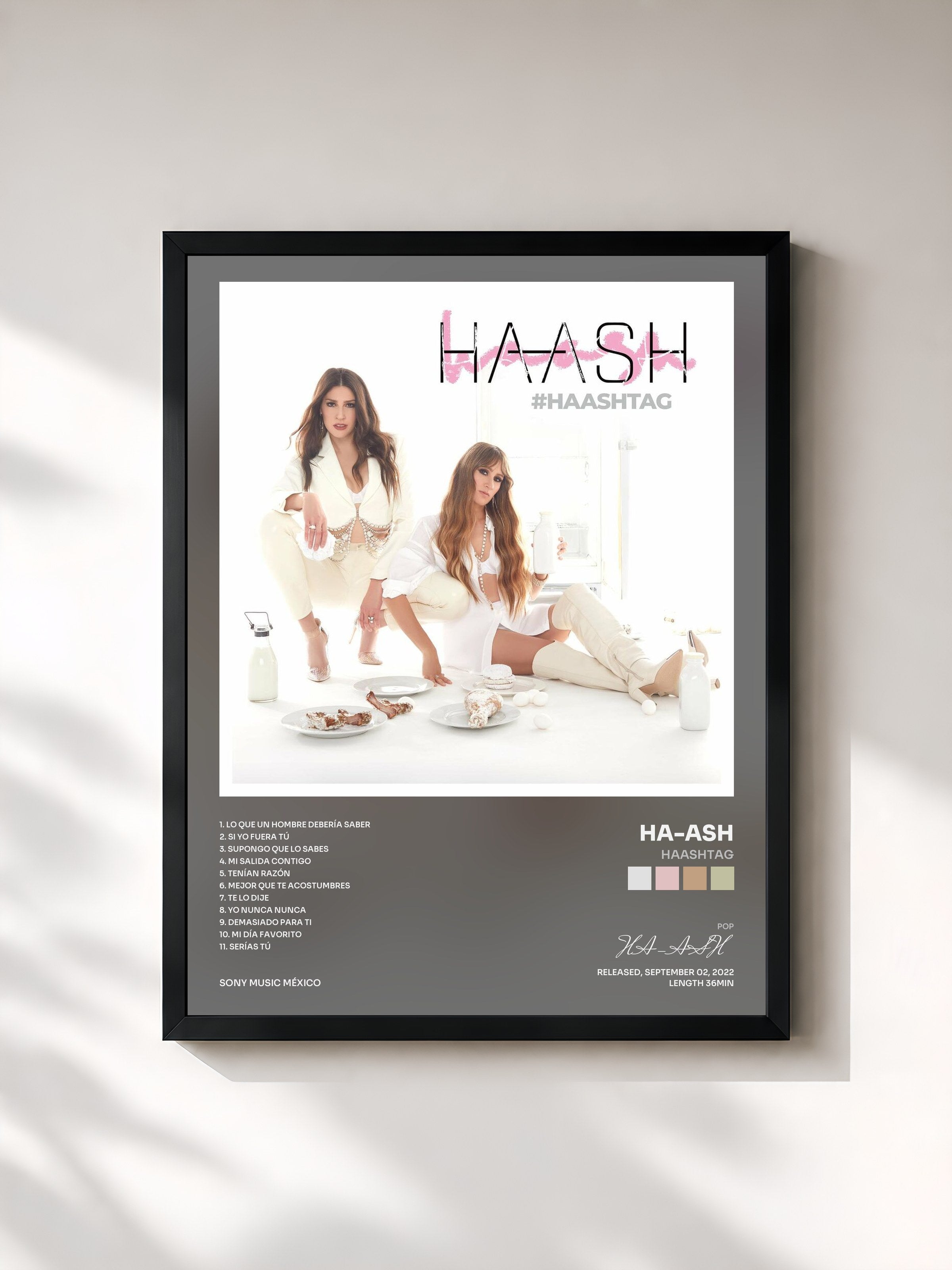 #noir Tableau de l'album Haashtag de HA-ASH, cadre noir, imprimé et encadré en France