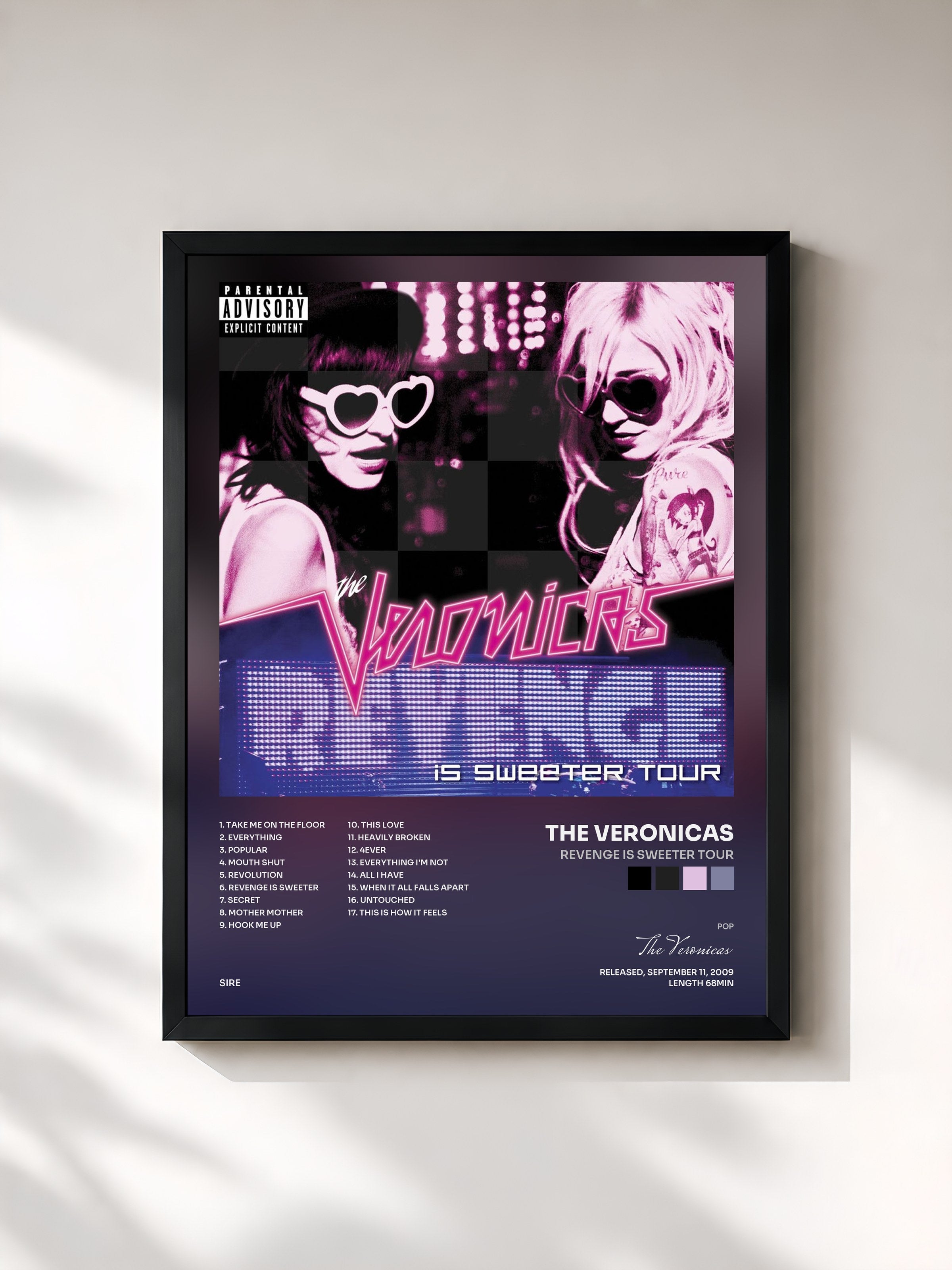 #noir Tableau de l'album Revenge Is Sweeter Tour de The Veronicas, cadre noir, imprimé et encadré en France