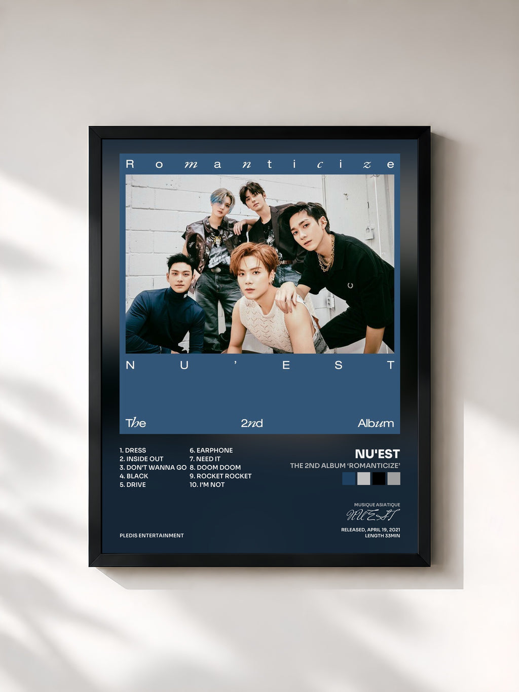 #noir Tableau de l'album The 2nd Album ‘Romanticize’ de NU'EST, cadre noir, imprimé et encadré en France