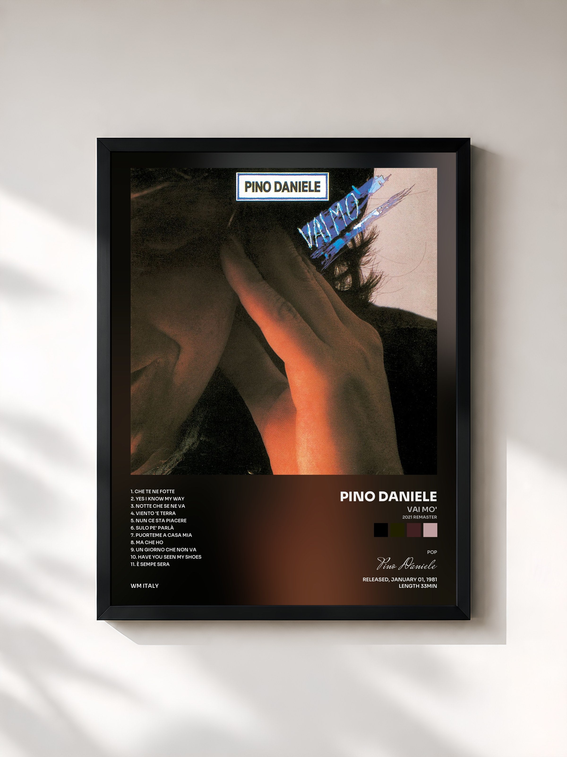 #noir Tableau de l'album Vai mo' (2021 Remaster) de Pino Daniele, cadre noir, imprimé et encadré en France