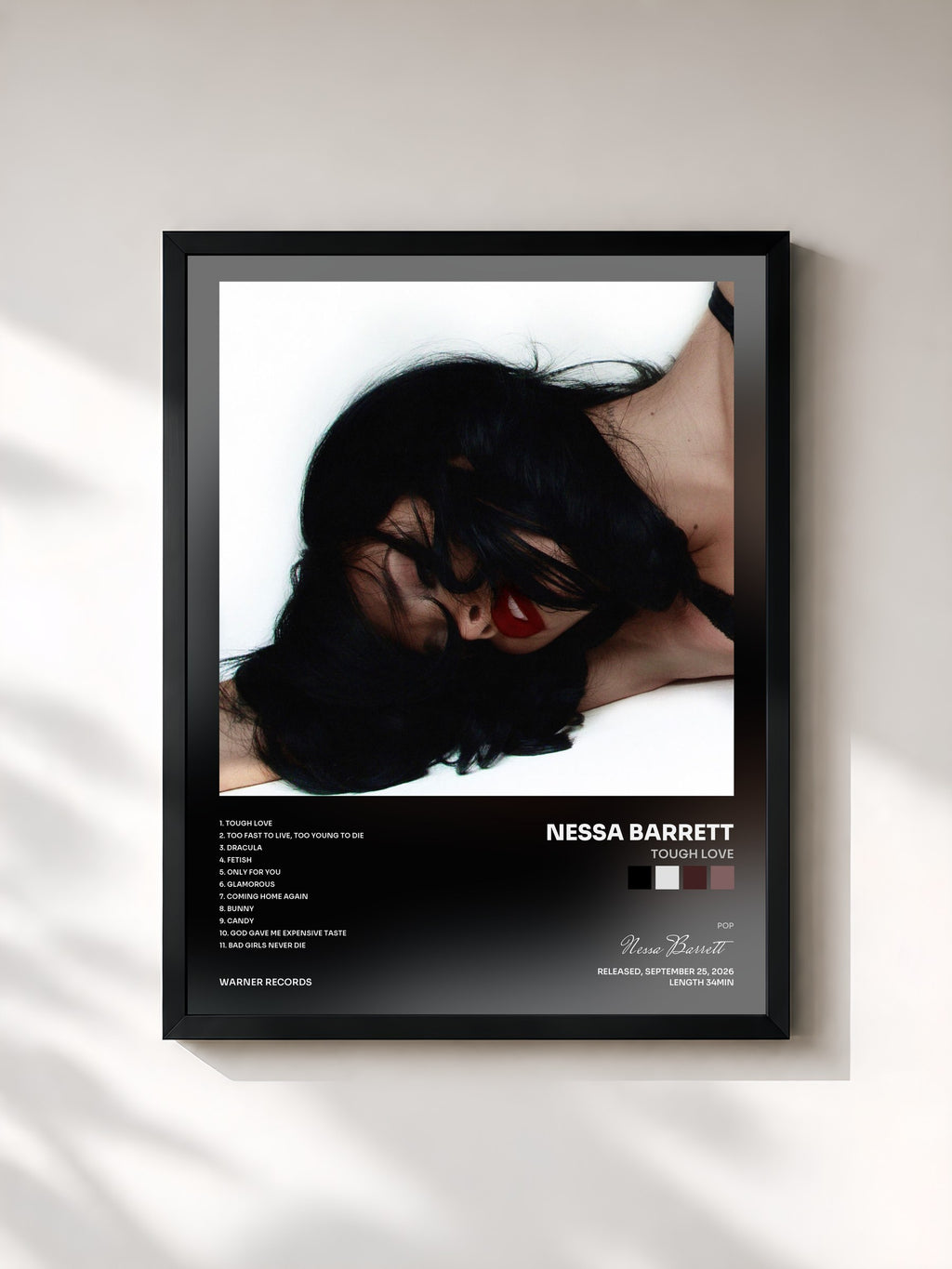 #noir Tableau de l'album Tough Love de Nessa Barrett, cadre noir, imprimé et encadré en France