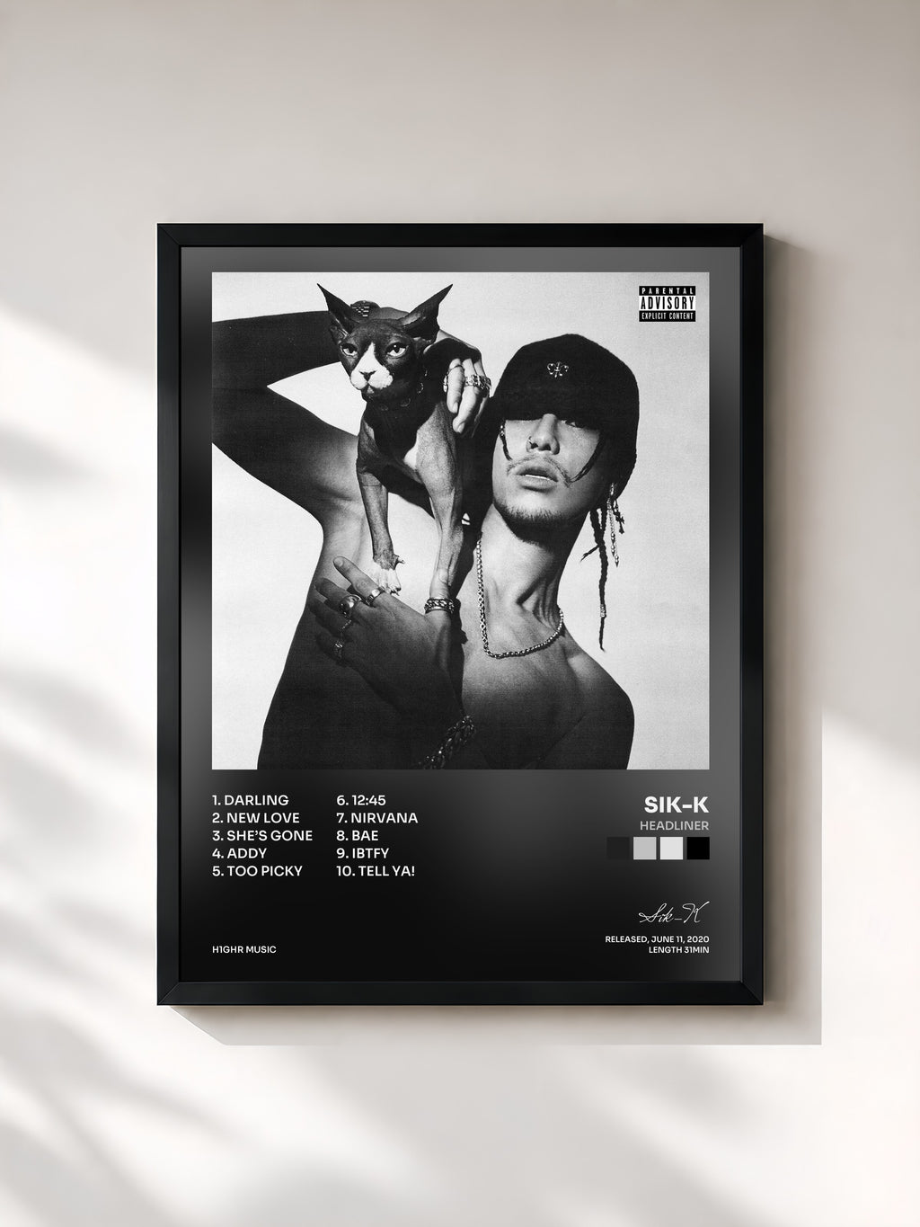 #noir Tableau de l'album HEADLINER de Sik-K, cadre noir, imprimé et encadré en France