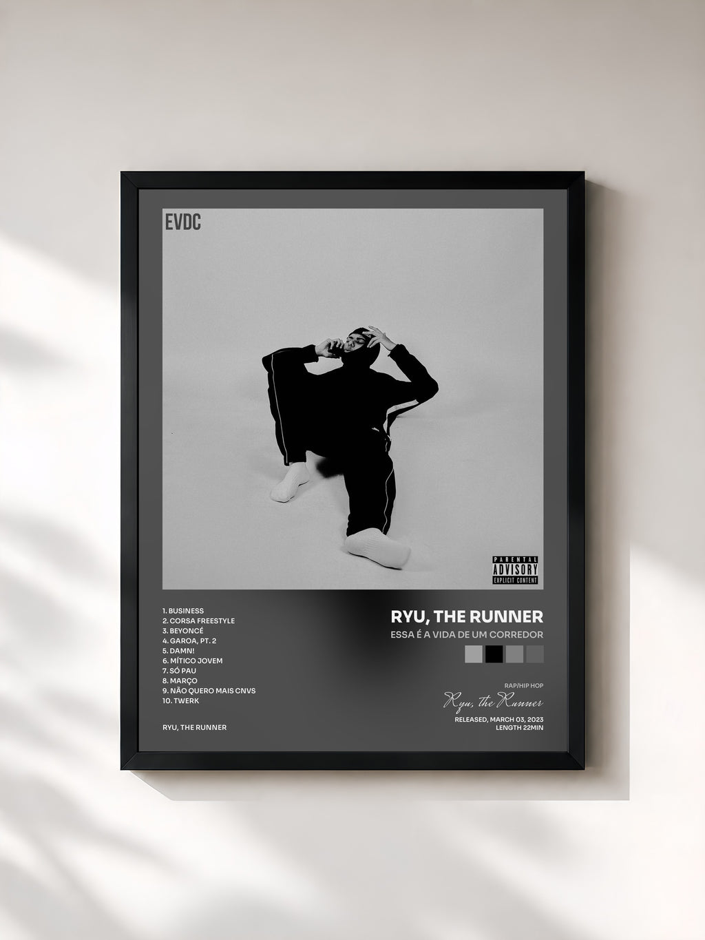 #noir Tableau de l'album Essa é a Vida de um Corredor de Ryu, the Runner, cadre noir, imprimé et encadré en France
