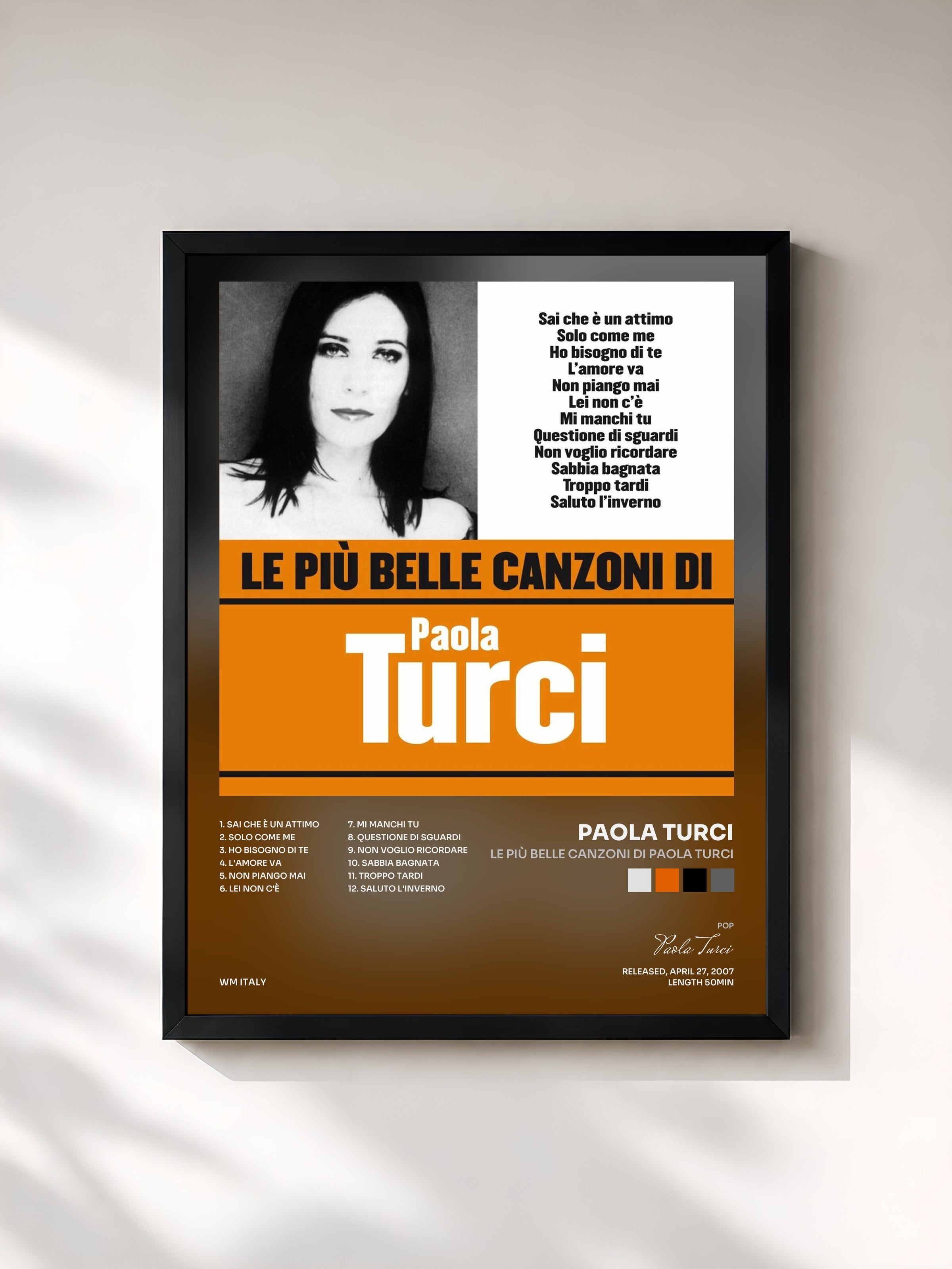 #noir Tableau de l'album Le più belle canzoni di Paola Turci de Paola Turci, cadre noir, imprimé et encadré en France
