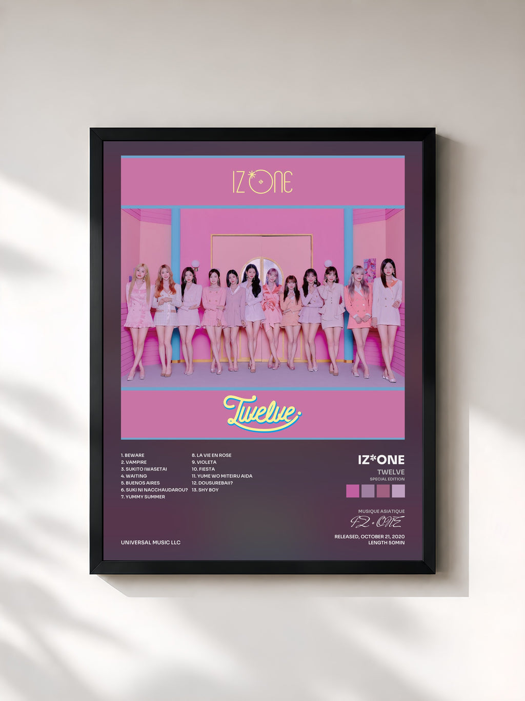 #noir Tableau de l'album Twelve (Special Edition) de IZ*ONE, cadre noir, imprimé et encadré en France