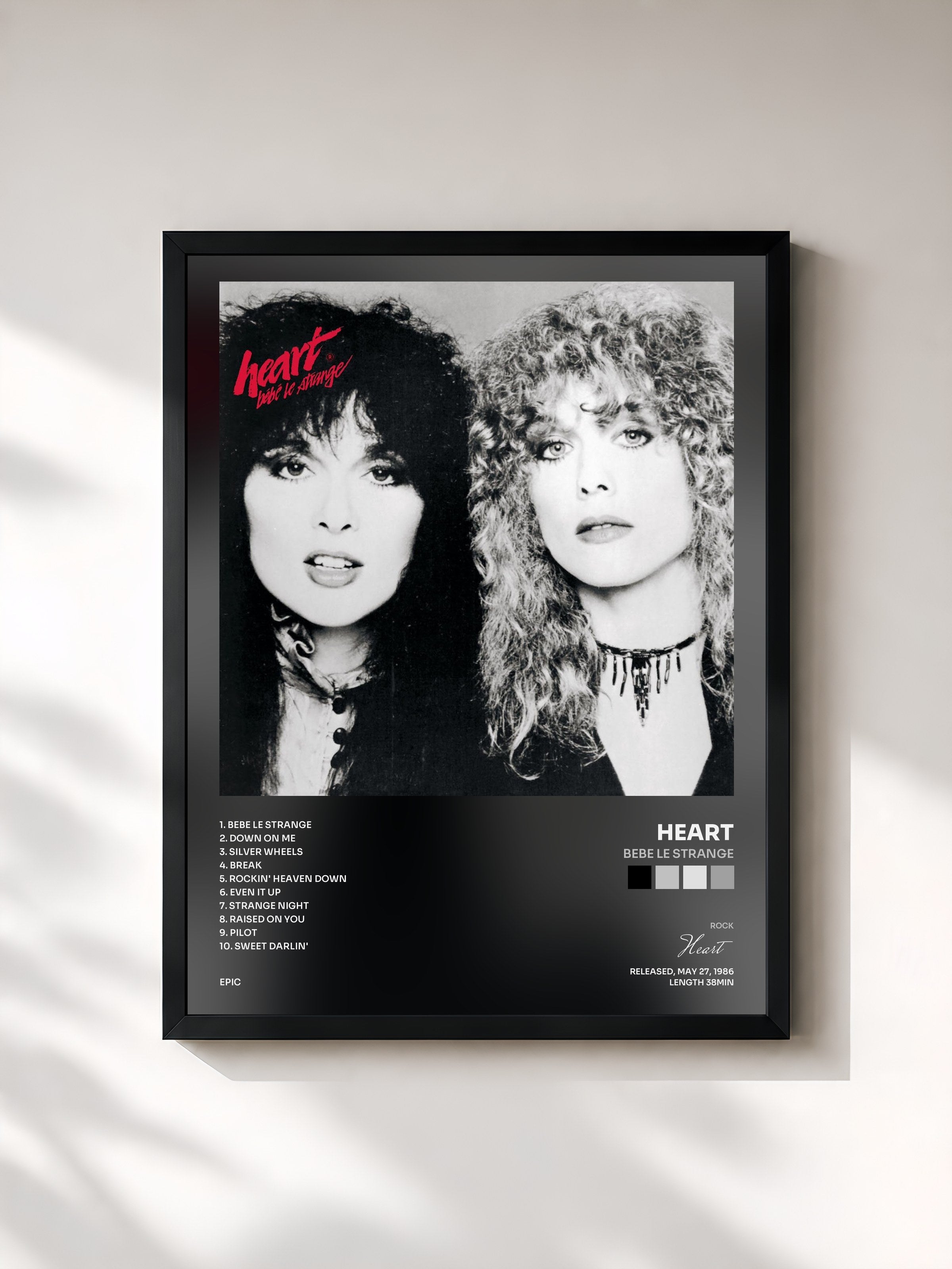#noir Tableau de l'album Bebe Le Strange de Heart, cadre noir, imprimé et encadré en France
