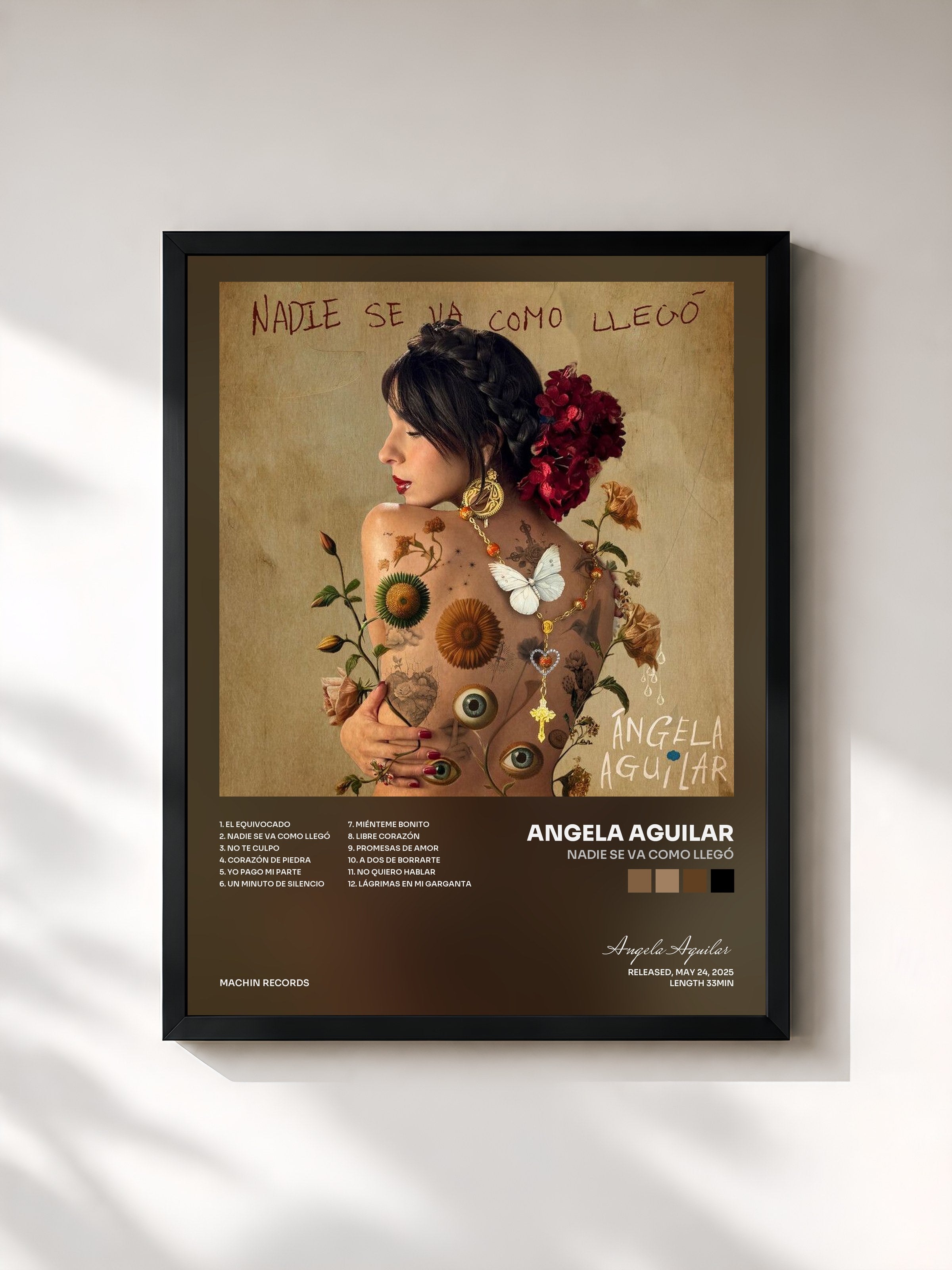 #noir Tableau de l'album Nadie Se Va Como Llegó de Angela Aguilar, cadre noir, imprimé et encadré en France