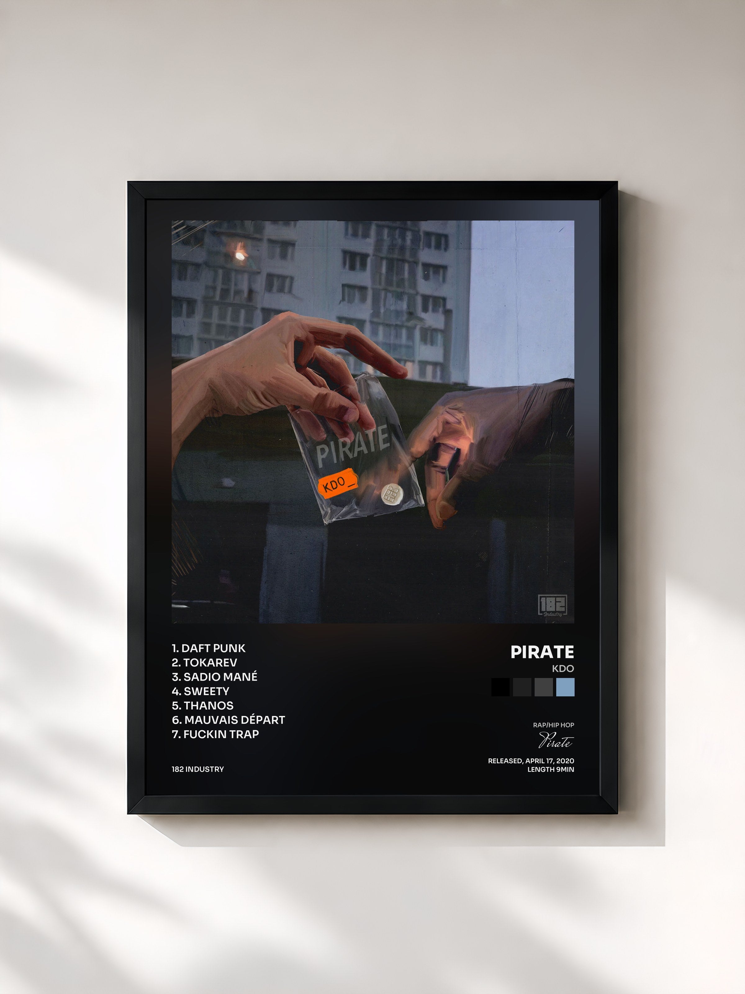 #noir Tableau de l'album KDO de Pirate, cadre noir, imprimé et encadré en France