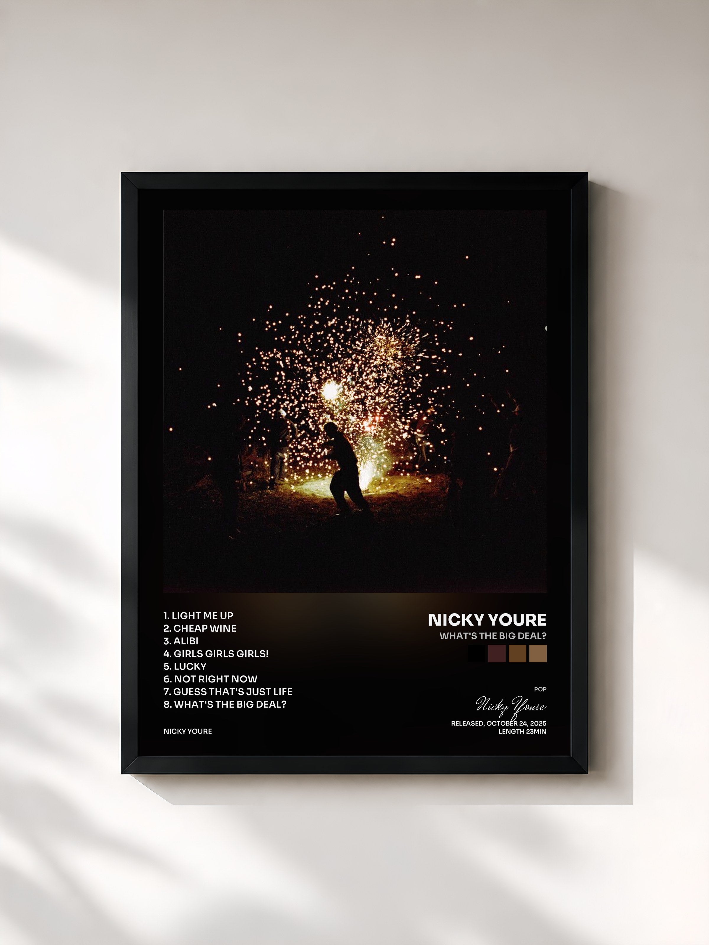 #noir Tableau de l'album What's The Big Deal? de Nicky Youre, cadre noir, imprimé et encadré en France