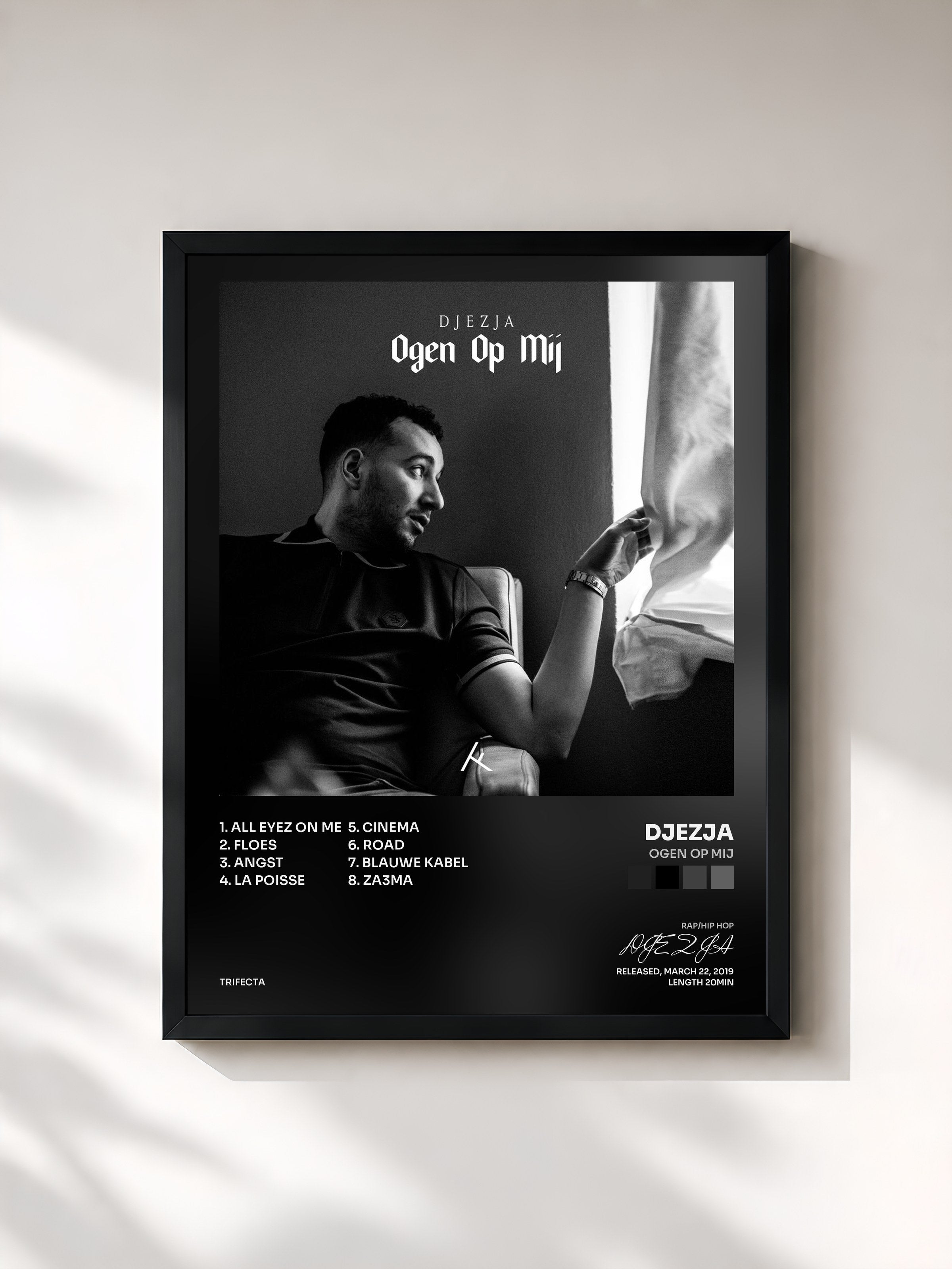 #noir Tableau de l'album Ogen Op Mij de DJEZJA, cadre noir, imprimé et encadré en France
