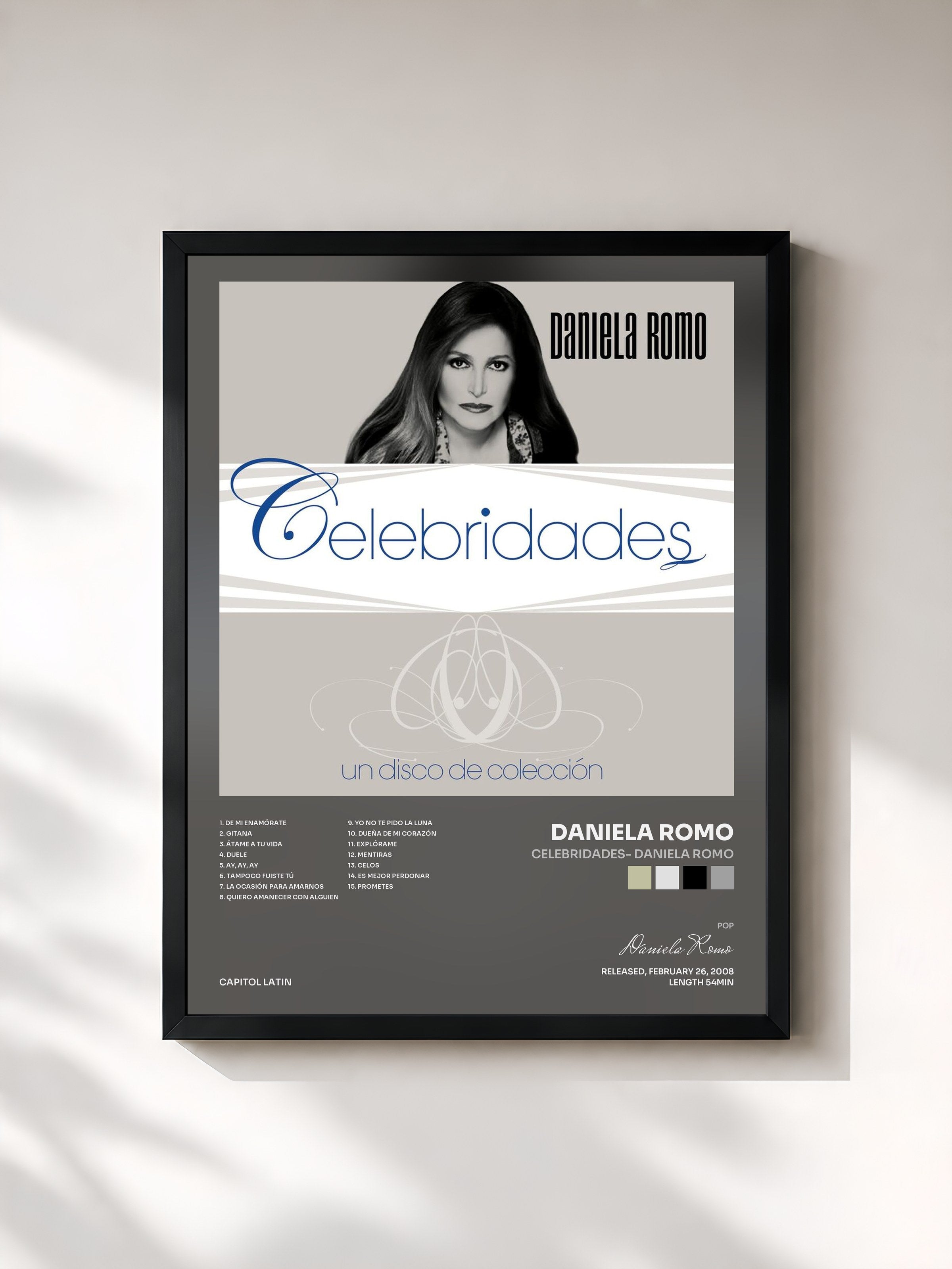#noir Tableau de l'album Celebridades- Daniela Romo de Daniela Romo, cadre noir, imprimé et encadré en France