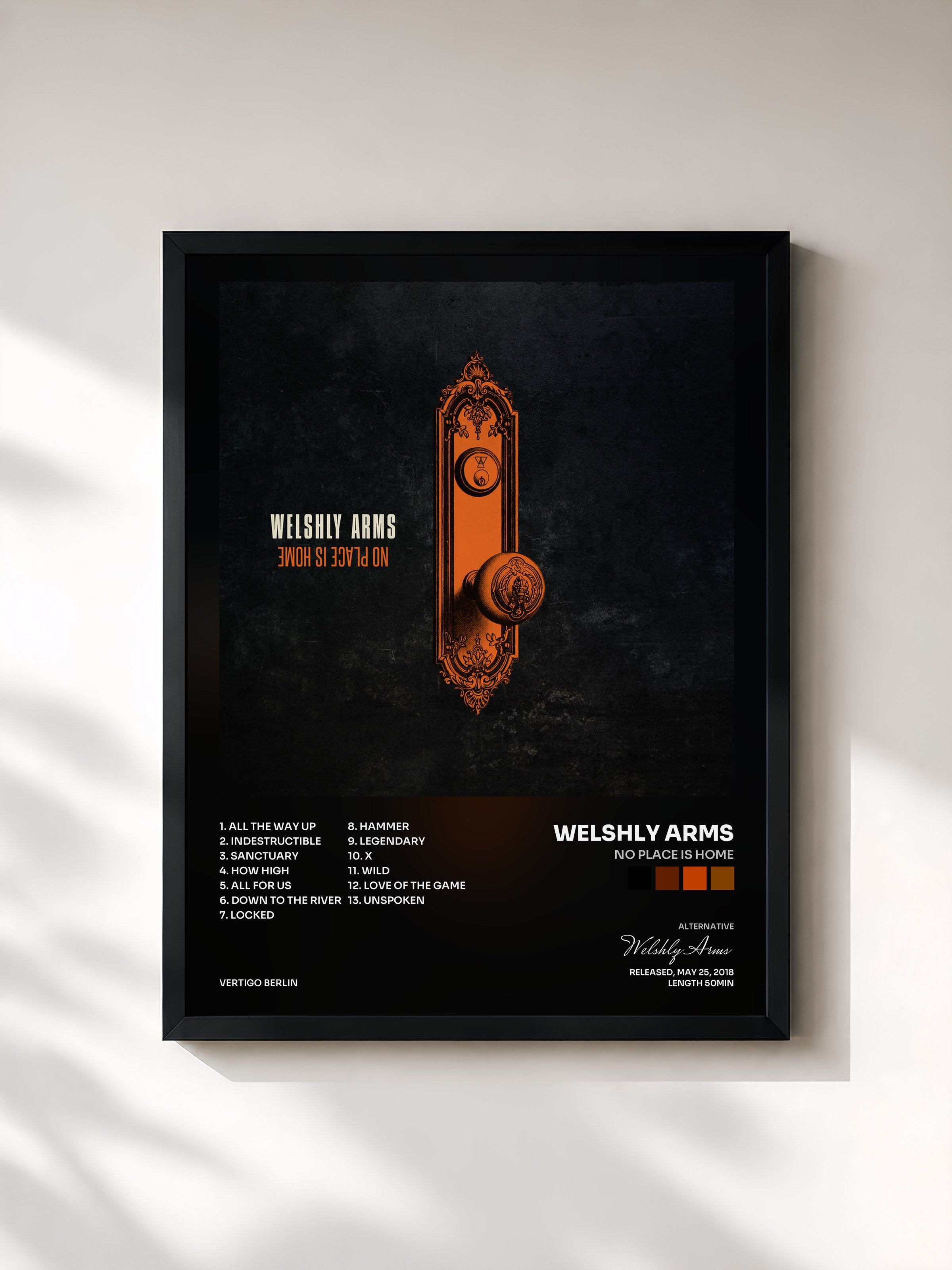 #noir Tableau de l'album No Place Is Home de Welshly Arms, cadre noir, imprimé et encadré en France