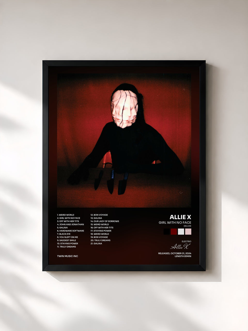 #noir Tableau de l'album Girl With No Face (Deluxe) de Allie X, cadre noir, imprimé et encadré en France