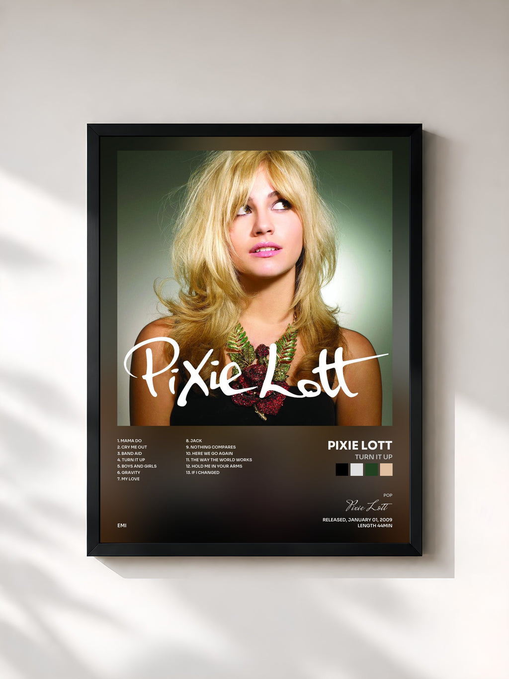 #noir Tableau de l'album Turn It Up de Pixie Lott, cadre noir, imprimé et encadré en France