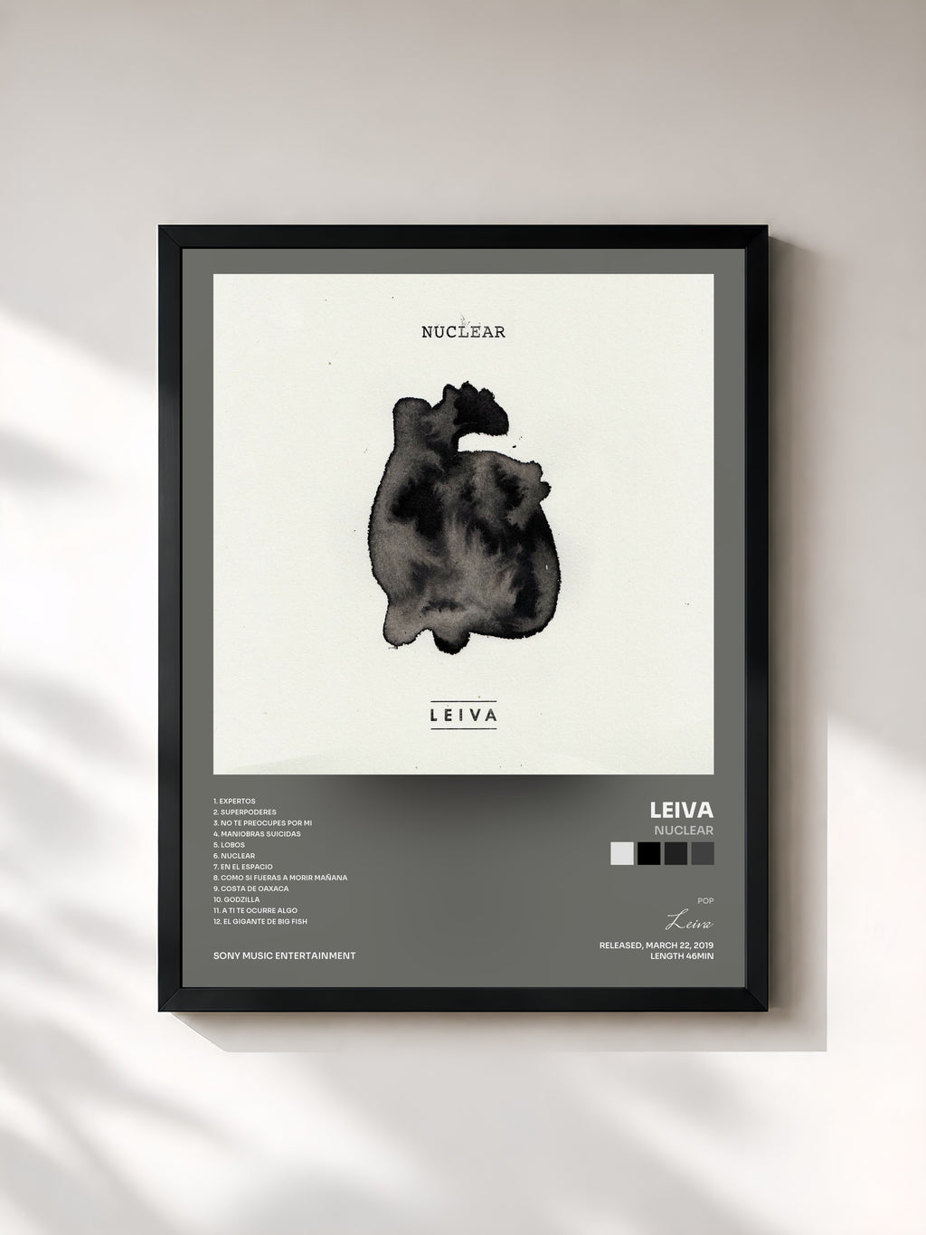 #noir Tableau de l'album Nuclear de Leiva, cadre noir, imprimé et encadré en France
