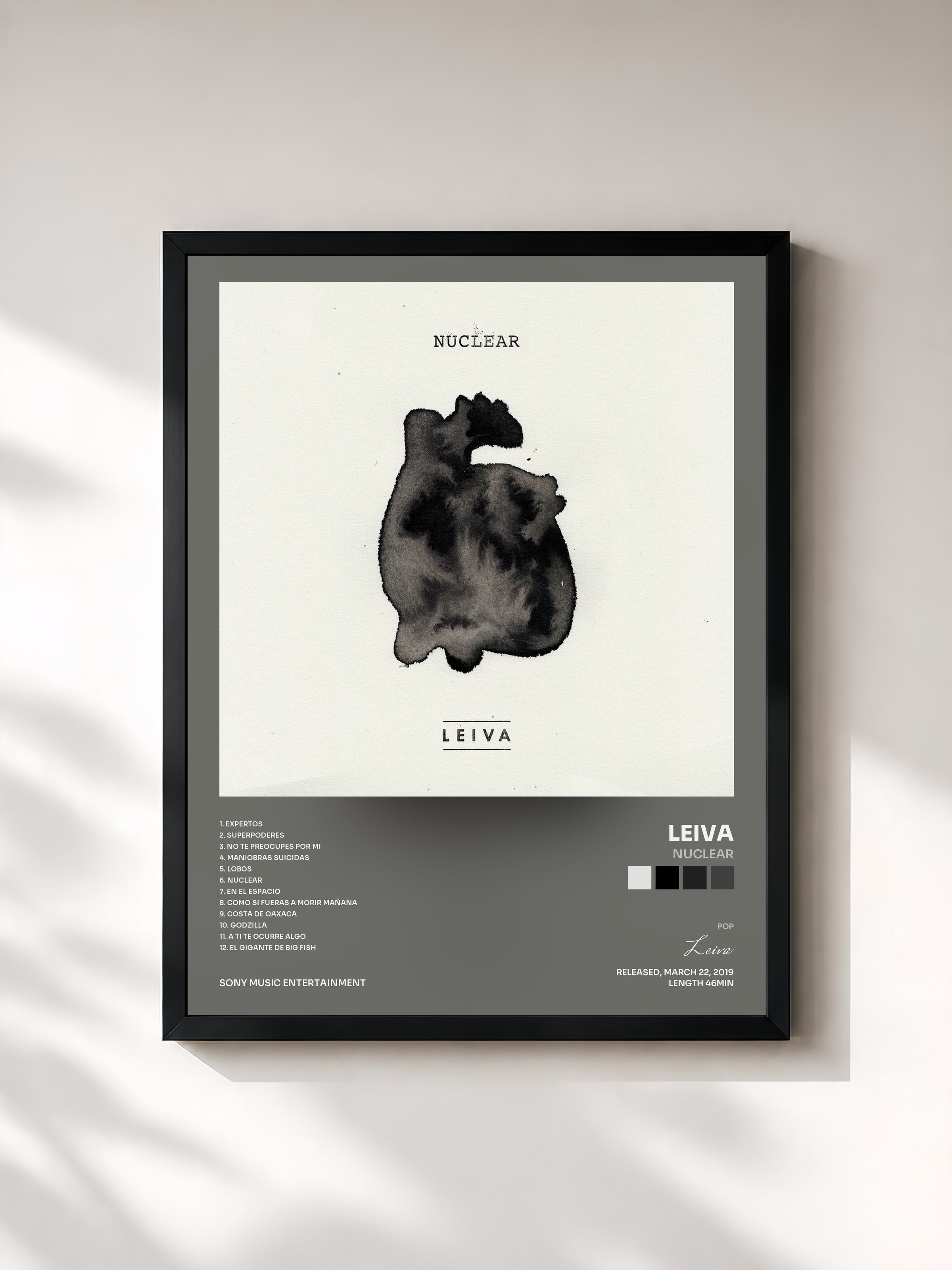 #noir Tableau de l'album Nuclear de Leiva, cadre noir, imprimé et encadré en France