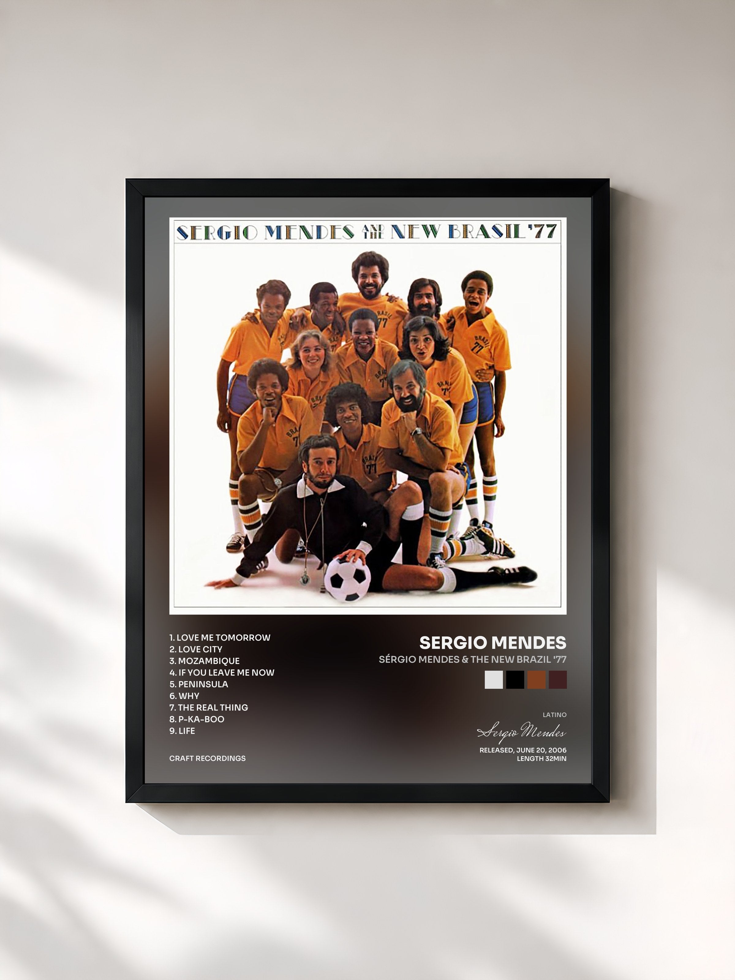 #noir Tableau de l'album Sérgio Mendes & The New Brazil '77 de Sergio Mendes, cadre noir, imprimé et encadré en France