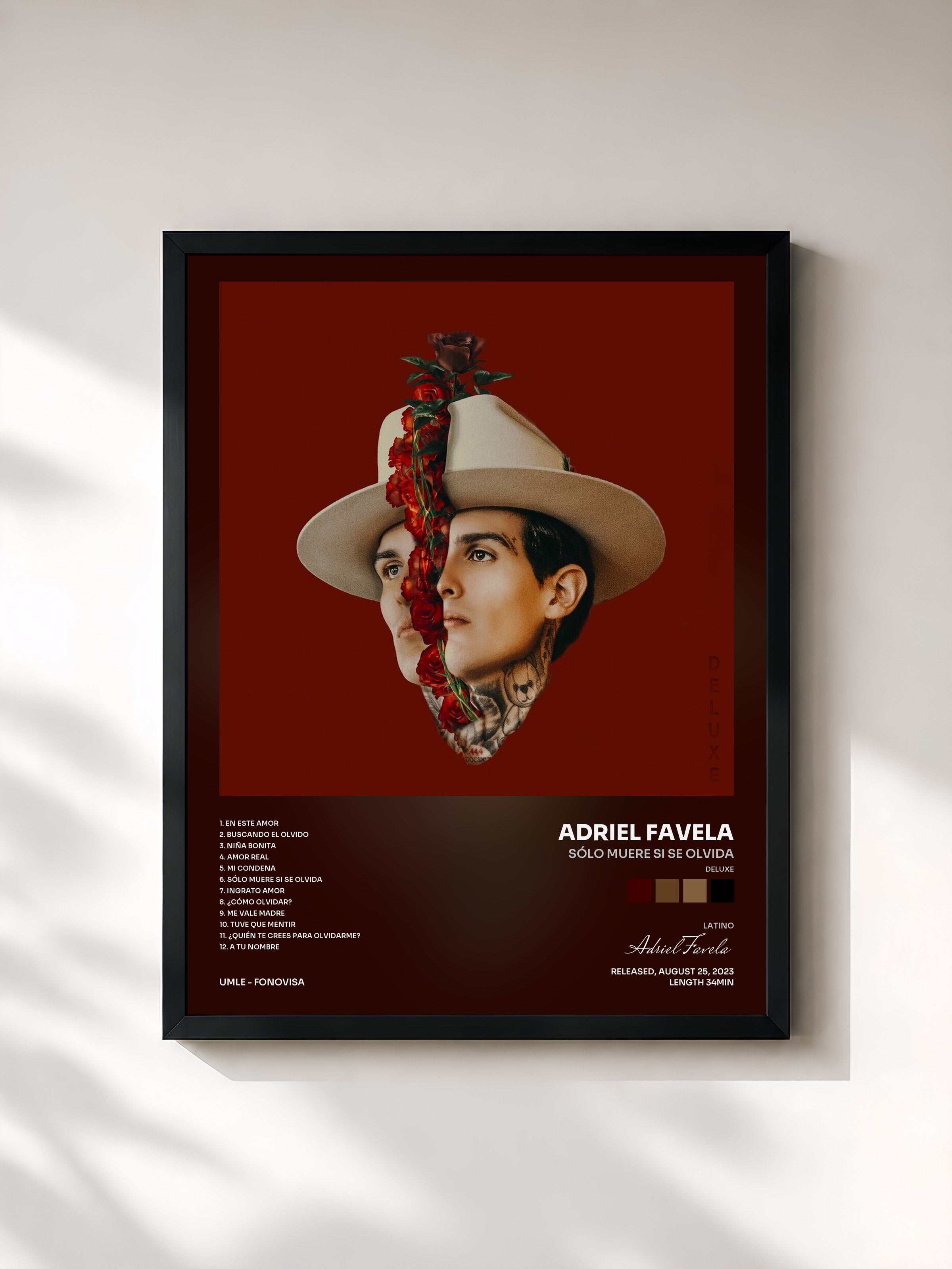 #noir Tableau de l'album Sólo Muere Si Se Olvida (Deluxe) de Adriel Favela, cadre noir, imprimé et encadré en France