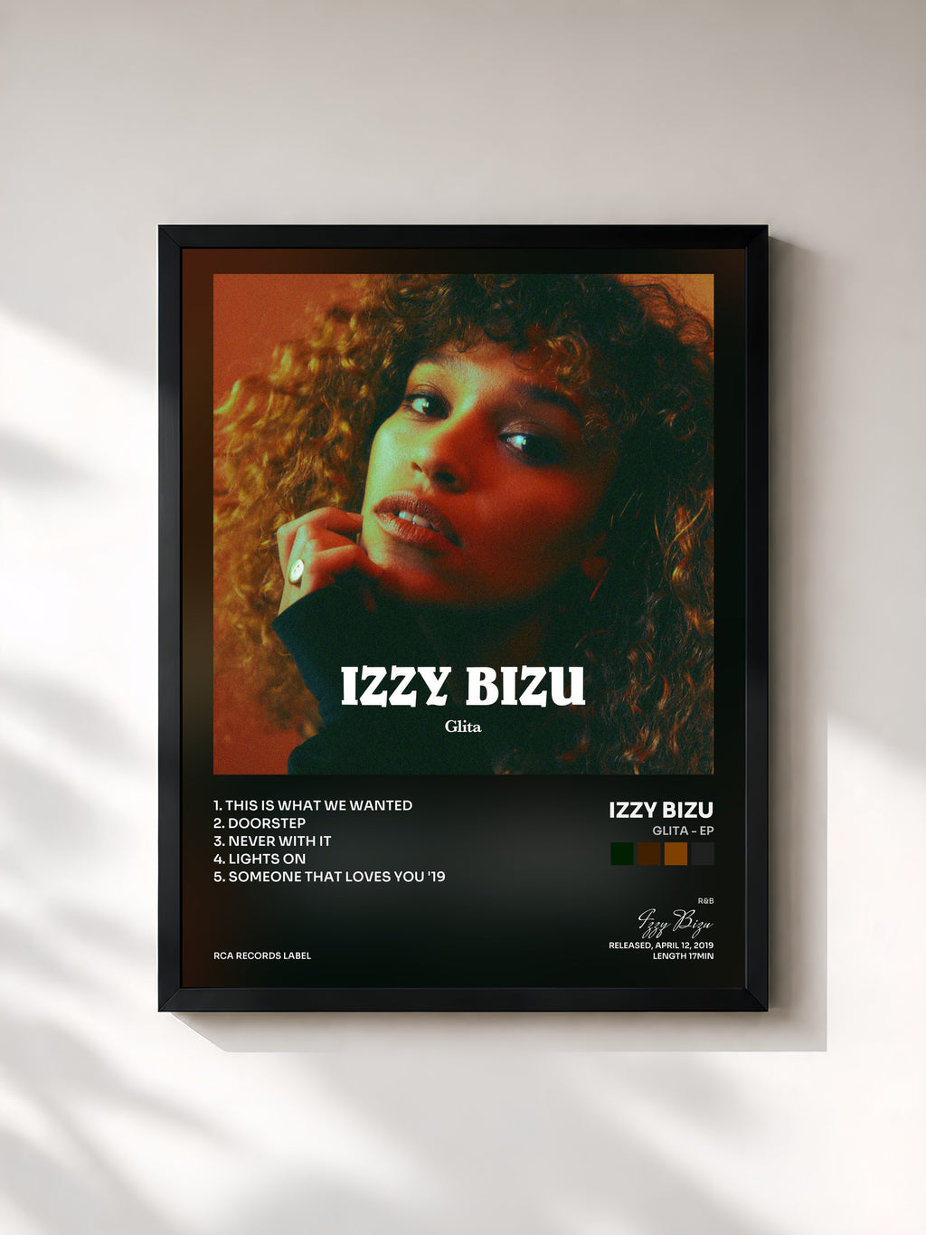 #noir Tableau de l'album GLITA - EP de Izzy Bizu, cadre noir, imprimé et encadré en France