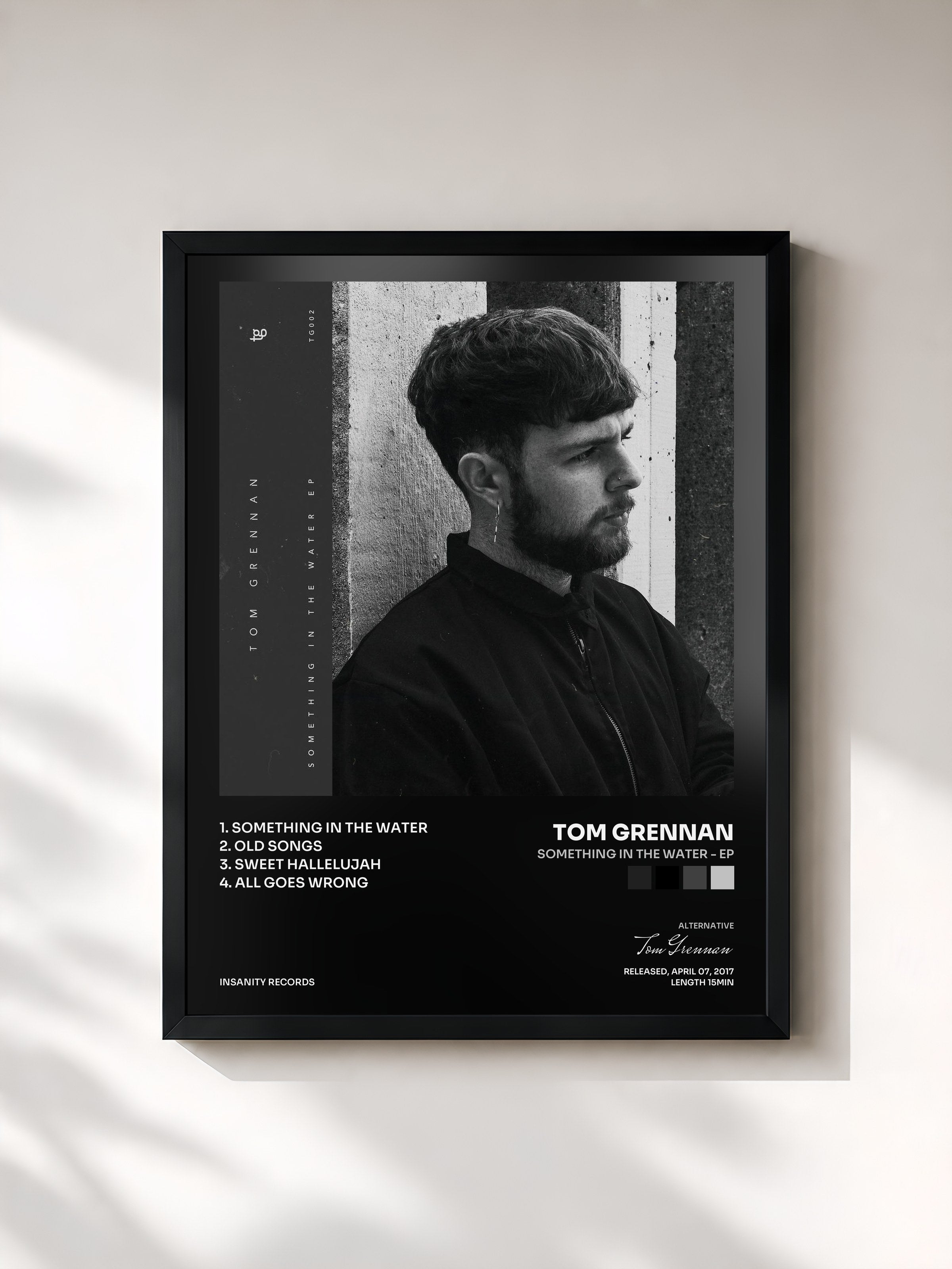 #noir Tableau de l'album Something in the Water - EP de Tom Grennan, cadre noir, imprimé et encadré en France