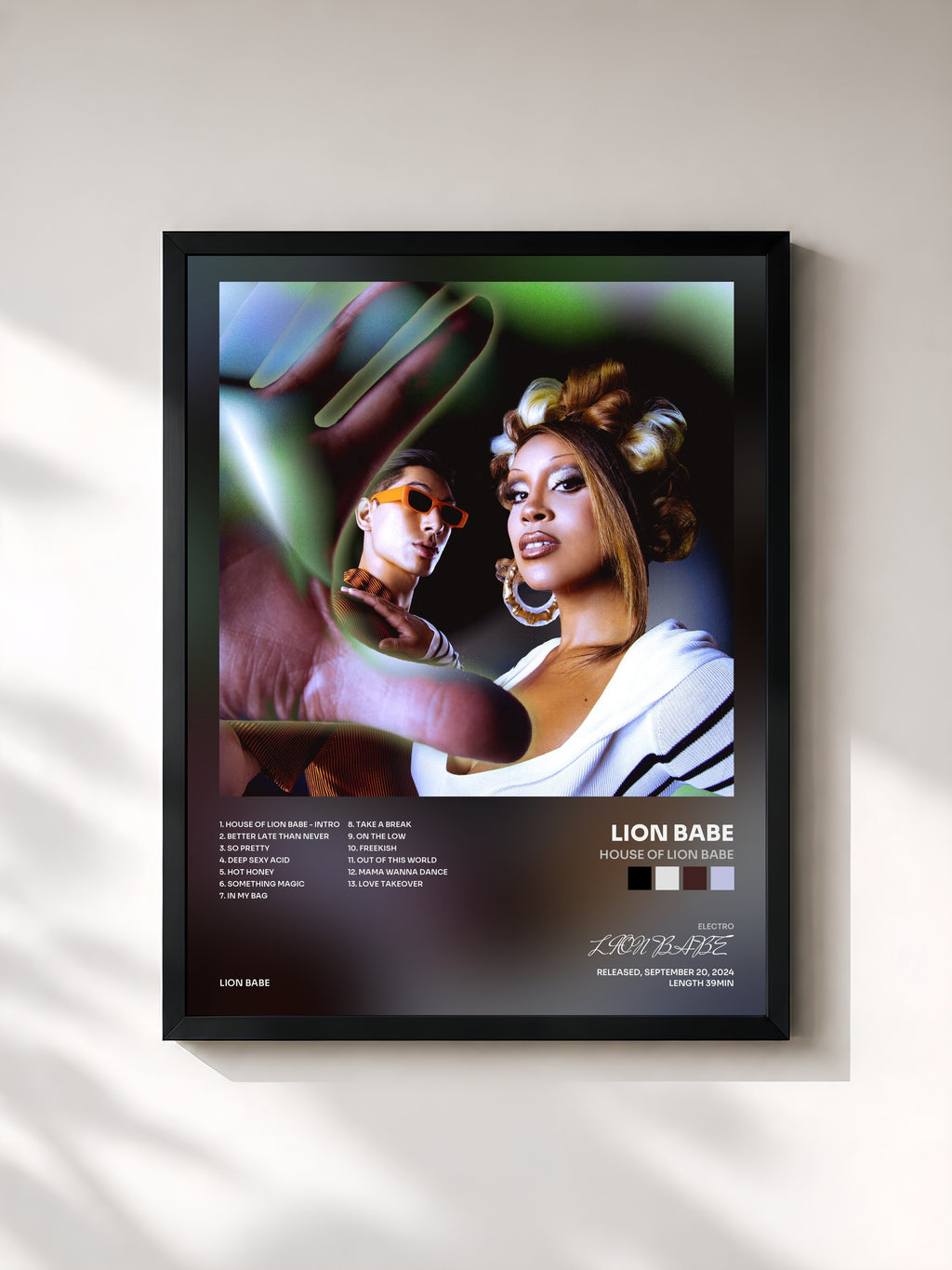 #noir House of LION BABE von LION BABE als gerahmter Kunstdruck, schwarzer Rahmen, gedruckt und gerahmt in Frankreich