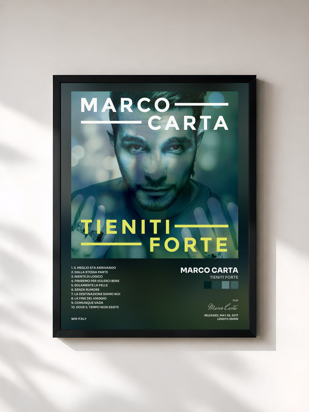 #noir Tableau de l'album Tieniti forte de Marco Carta, cadre noir, imprimé et encadré en France