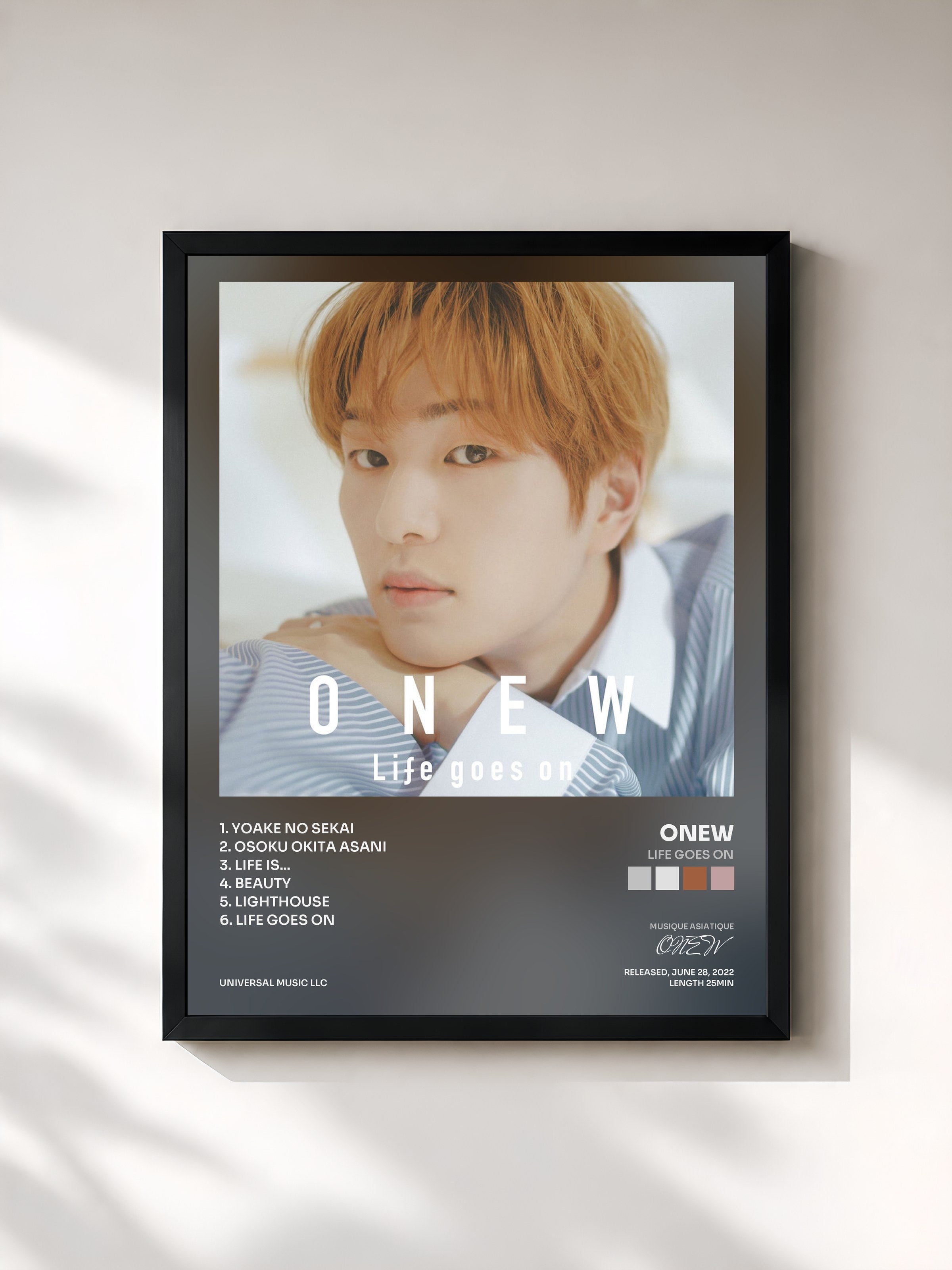 #noir Tableau de l'album Life goes on de ONEW, cadre noir, imprimé et encadré en France