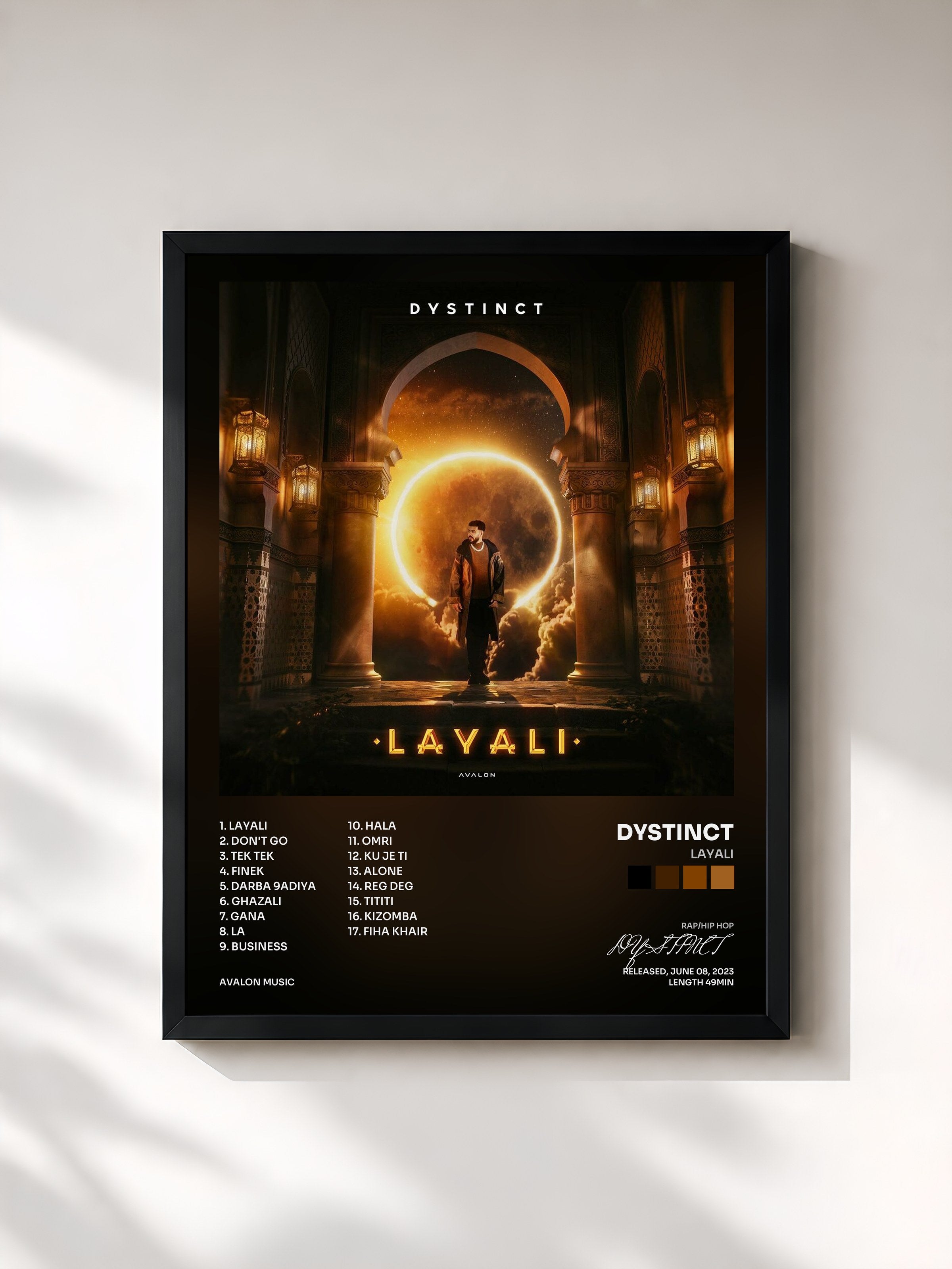 #noir Tableau de l'album LAYALI de DYSTINCT, cadre noir, imprimé et encadré en France