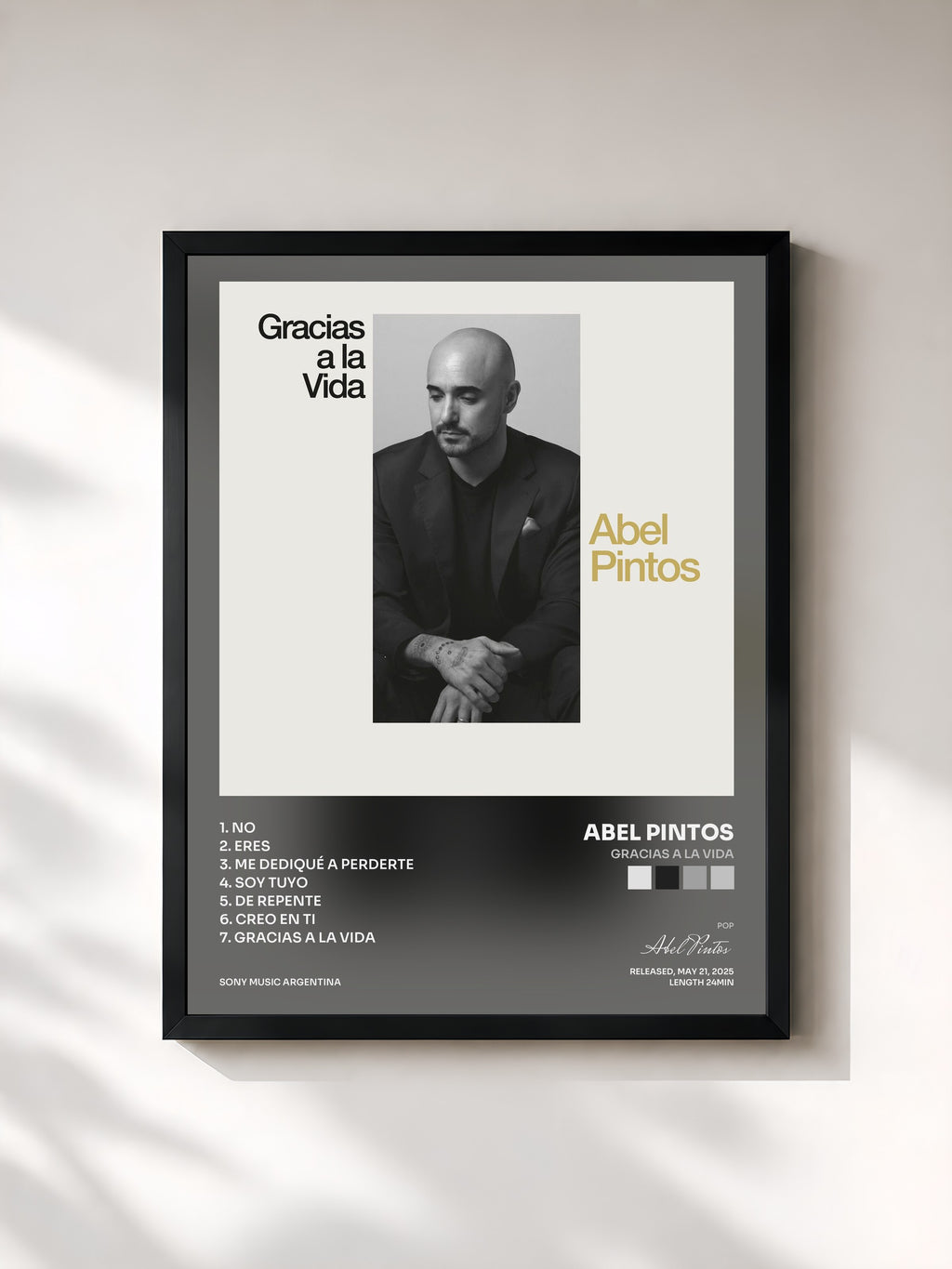 #noir Tableau de l'album Gracias a la Vida de Abel Pintos, cadre noir, imprimé et encadré en France