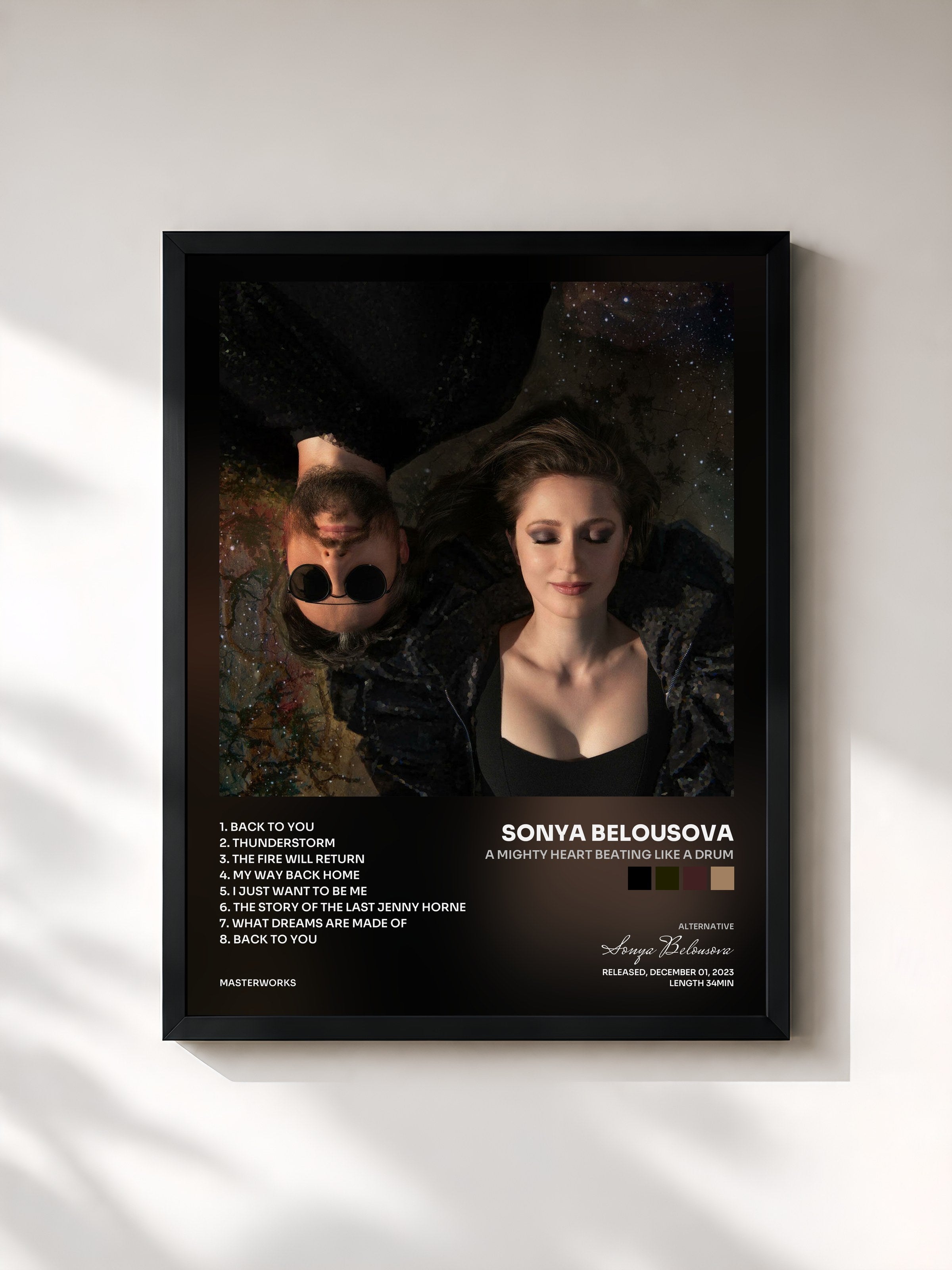 #noir Tableau de l'album A Mighty Heart Beating Like A Drum de Sonya Belousova, cadre noir, imprimé et encadré en France