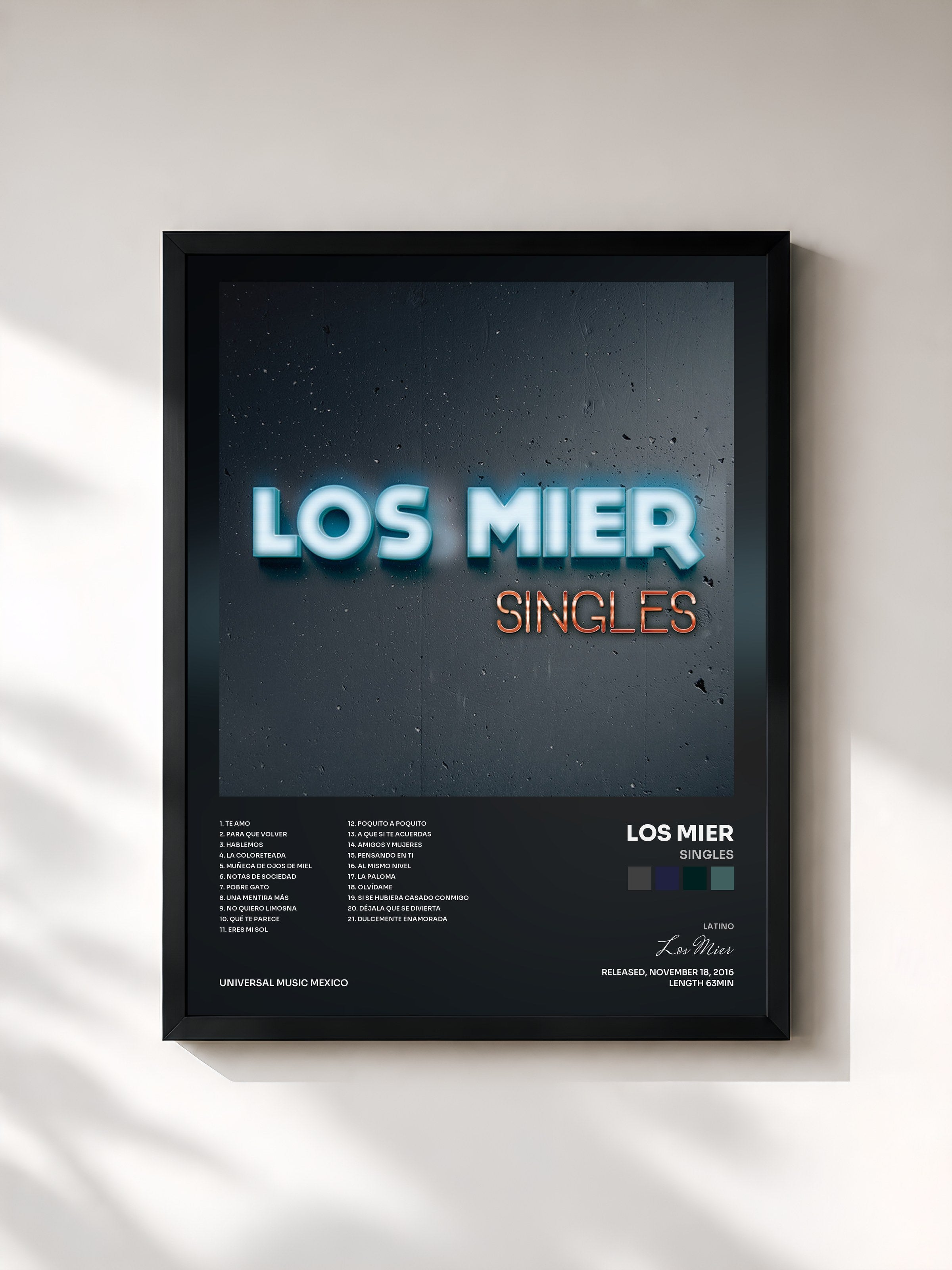 #noir Tableau de l'album Singles de Los Mier, cadre noir, imprimé et encadré en France