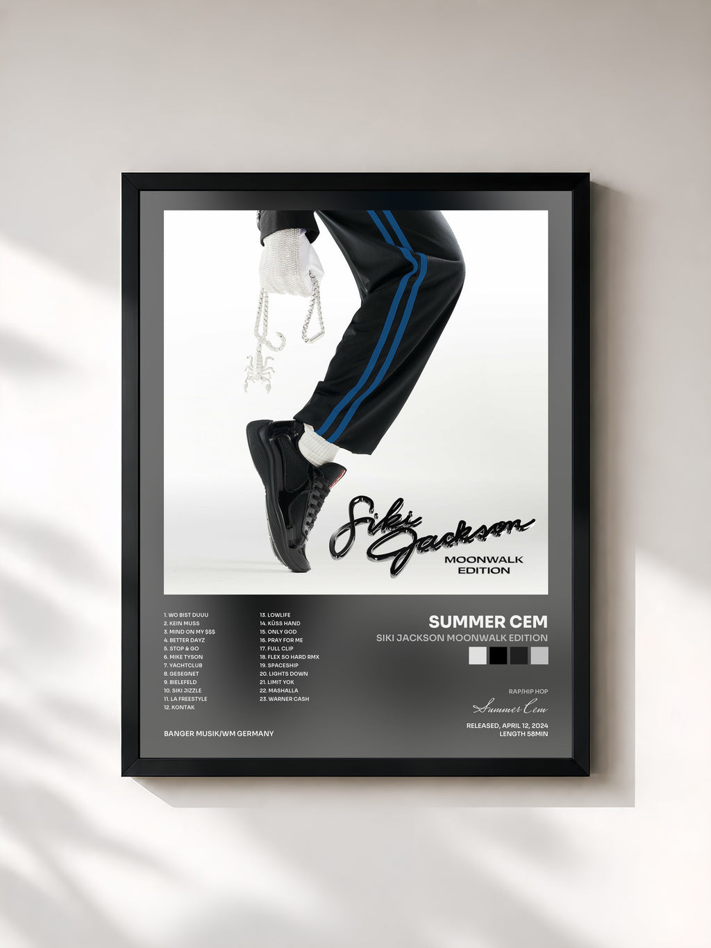 #noir Tableau de l'album SIKI JACKSON MOONWALK EDITION de Summer Cem, cadre noir, imprimé et encadré en France