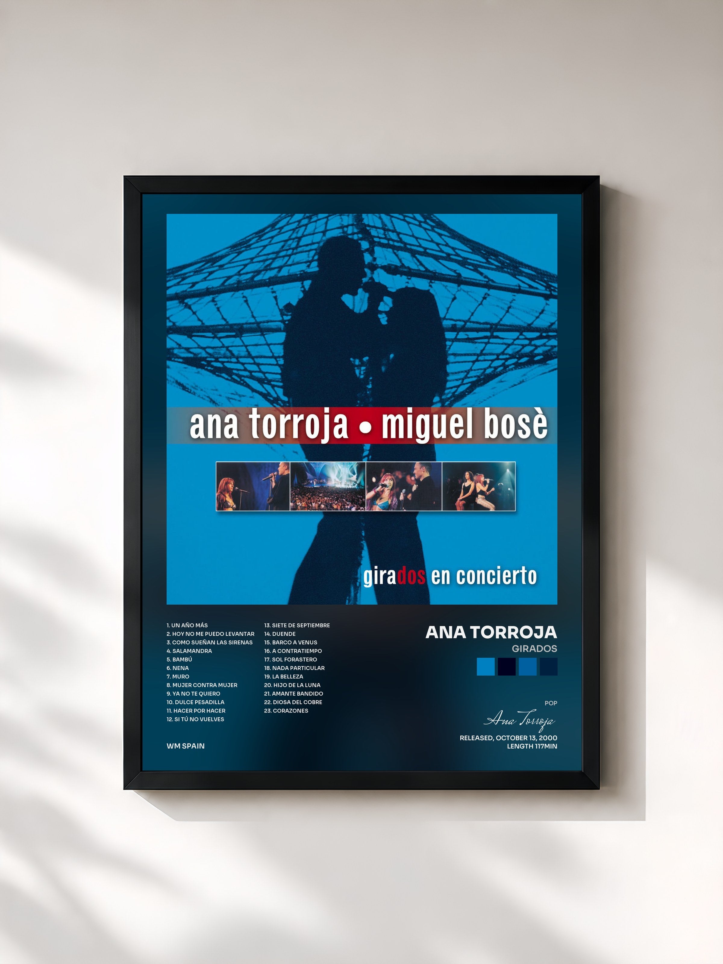 #noir Tableau de l'album Girados de Ana Torroja, cadre noir, imprimé et encadré en France