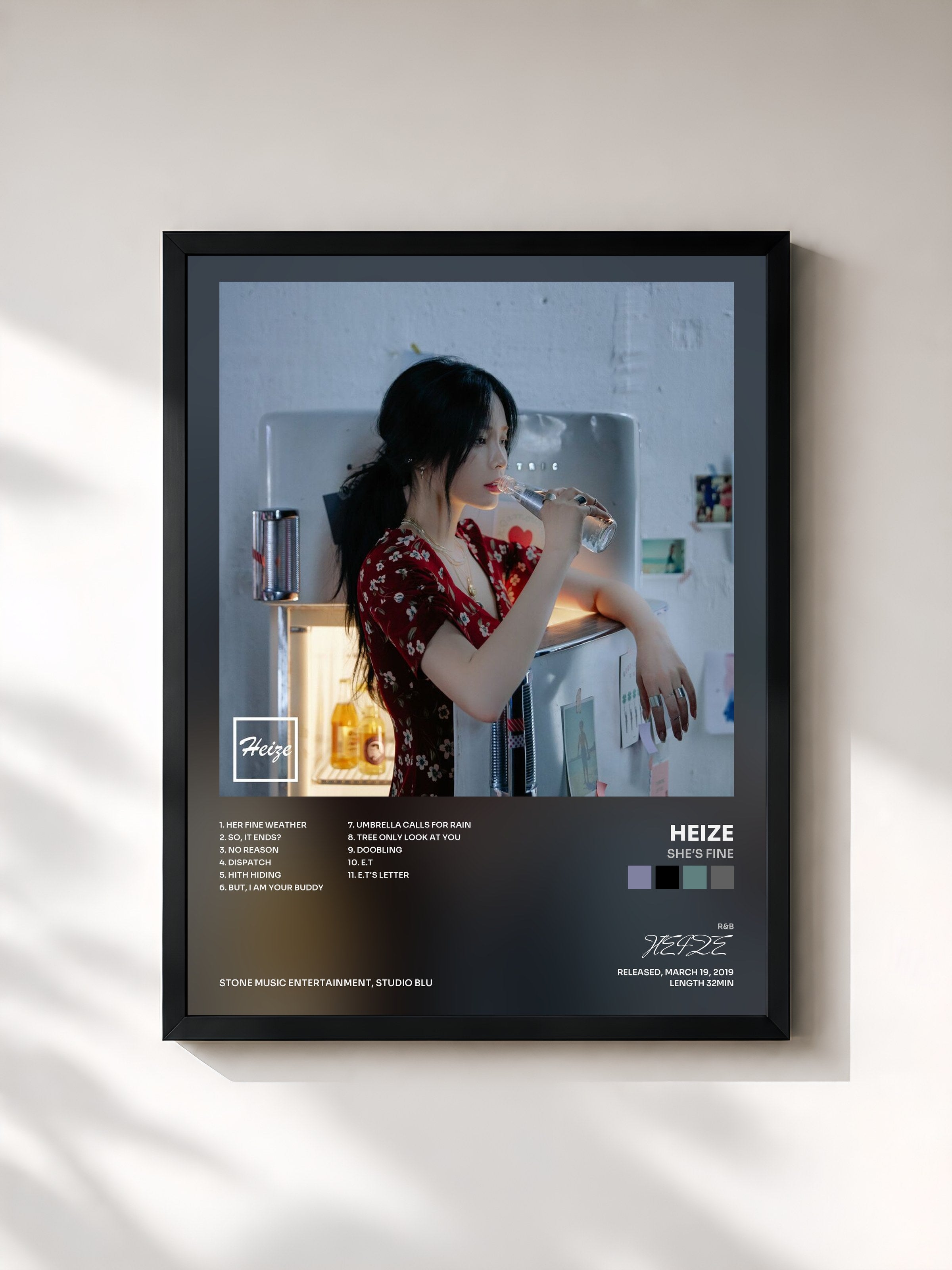 #noir Tableau de l'album She′s Fine de HEIZE, cadre noir, imprimé et encadré en France