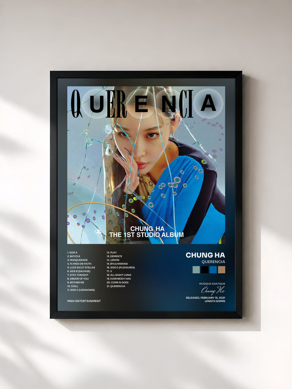 #noir Tableau de l'album Querencia de Chung Ha, cadre noir, imprimé et encadré en France